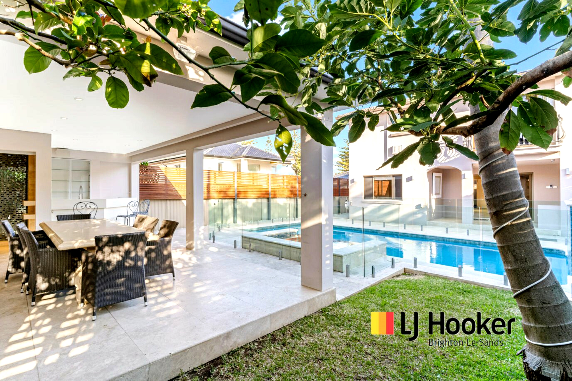 1 Hollywood Street, MONTEREY