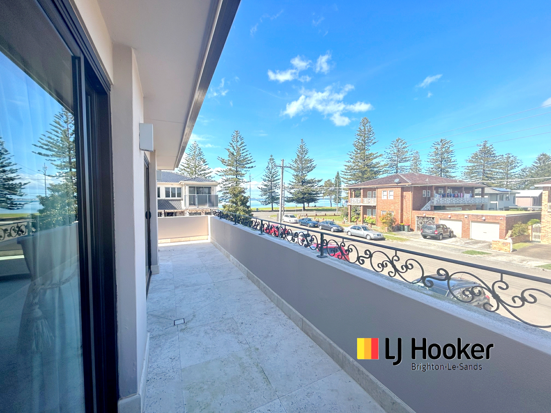 1 Hollywood Street, MONTEREY