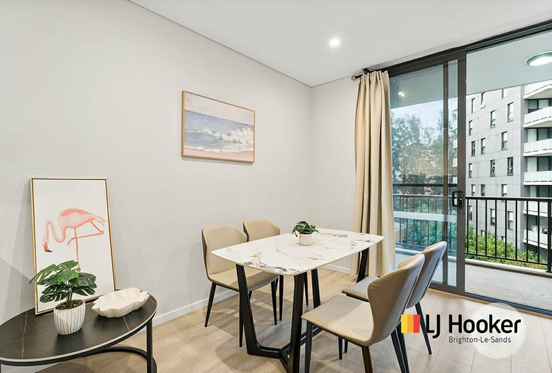 302/9-11 Arncliffe Street — photo 3 of 9