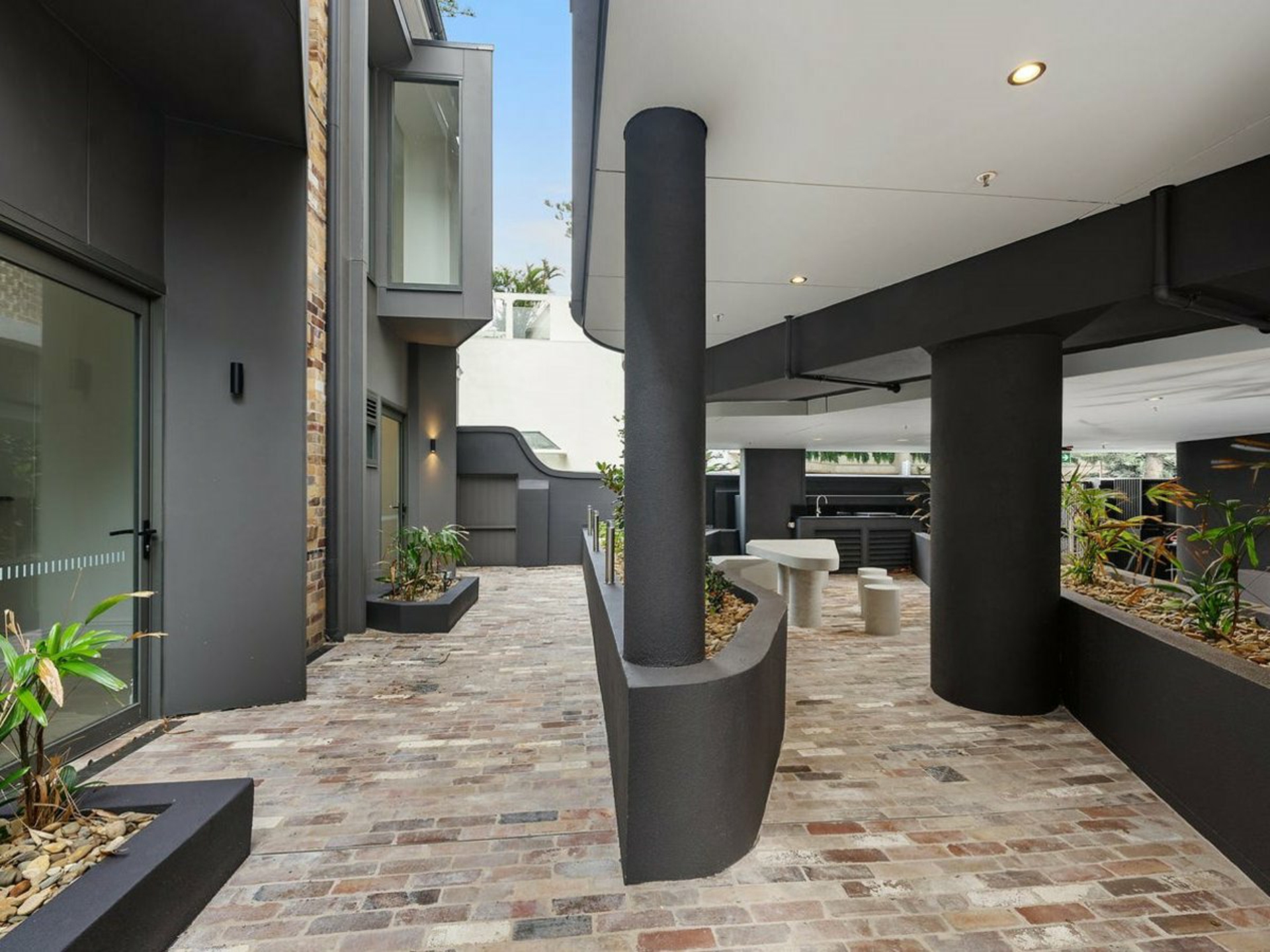67 The Grand Parade — photo 10 of 10