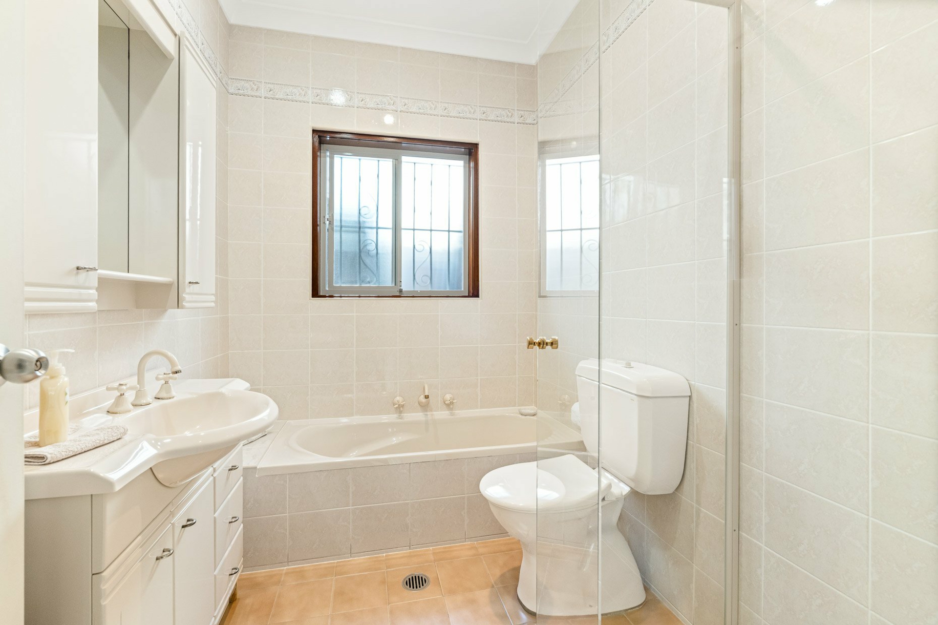 86 Francis Avenue — photo 10 of 18