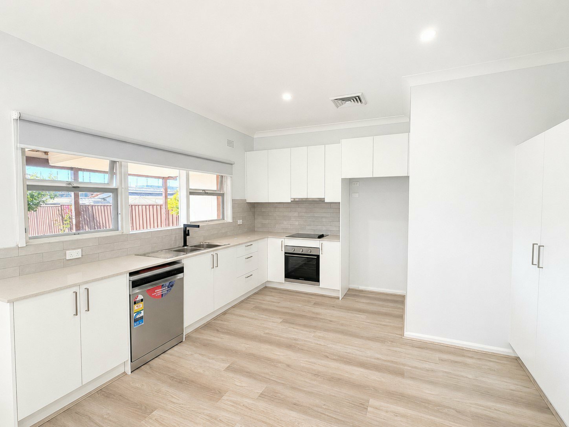 36 Taunton Road — photo 3 of 14