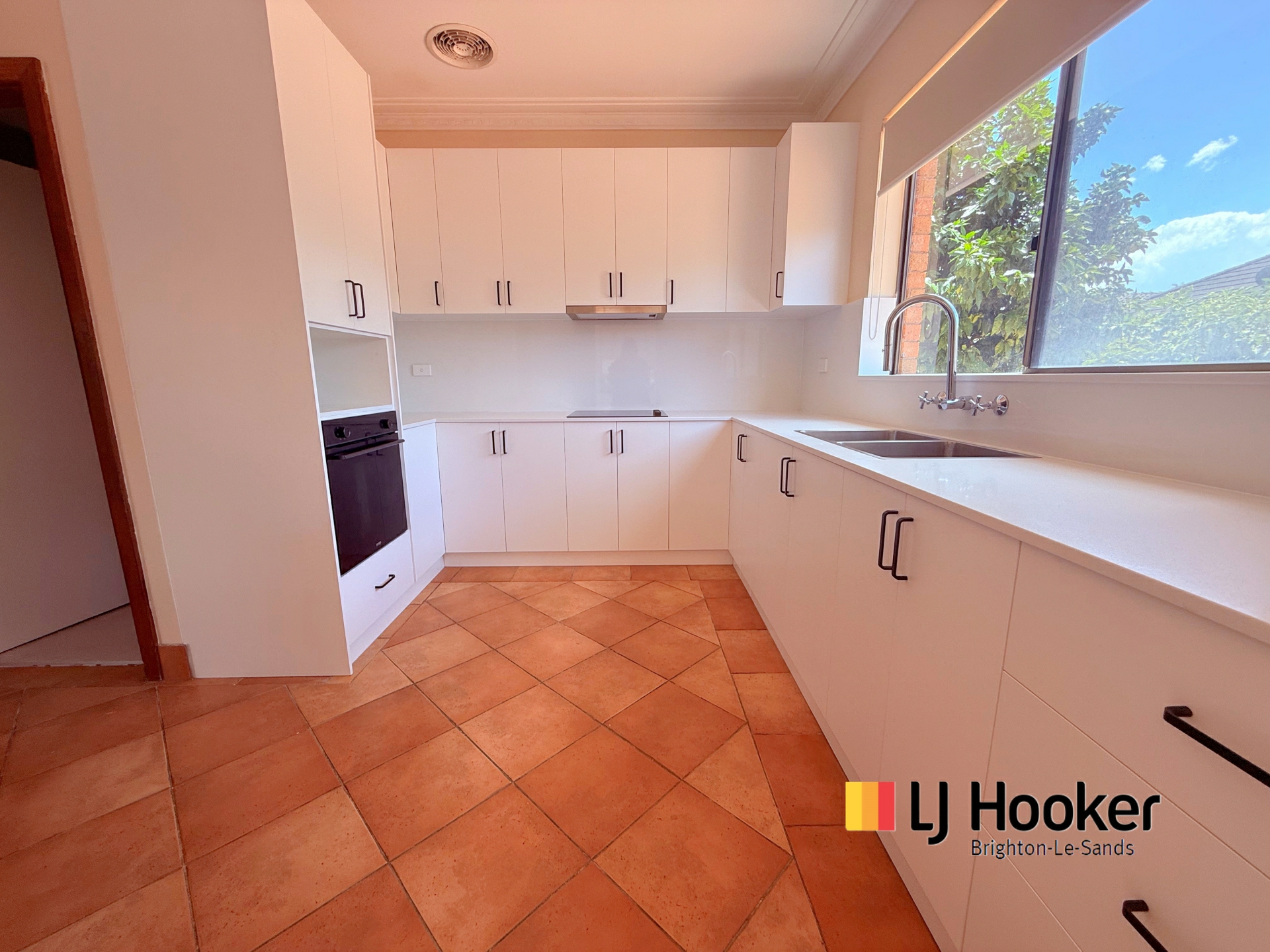 39 McMillian Street — photo 3 of 21