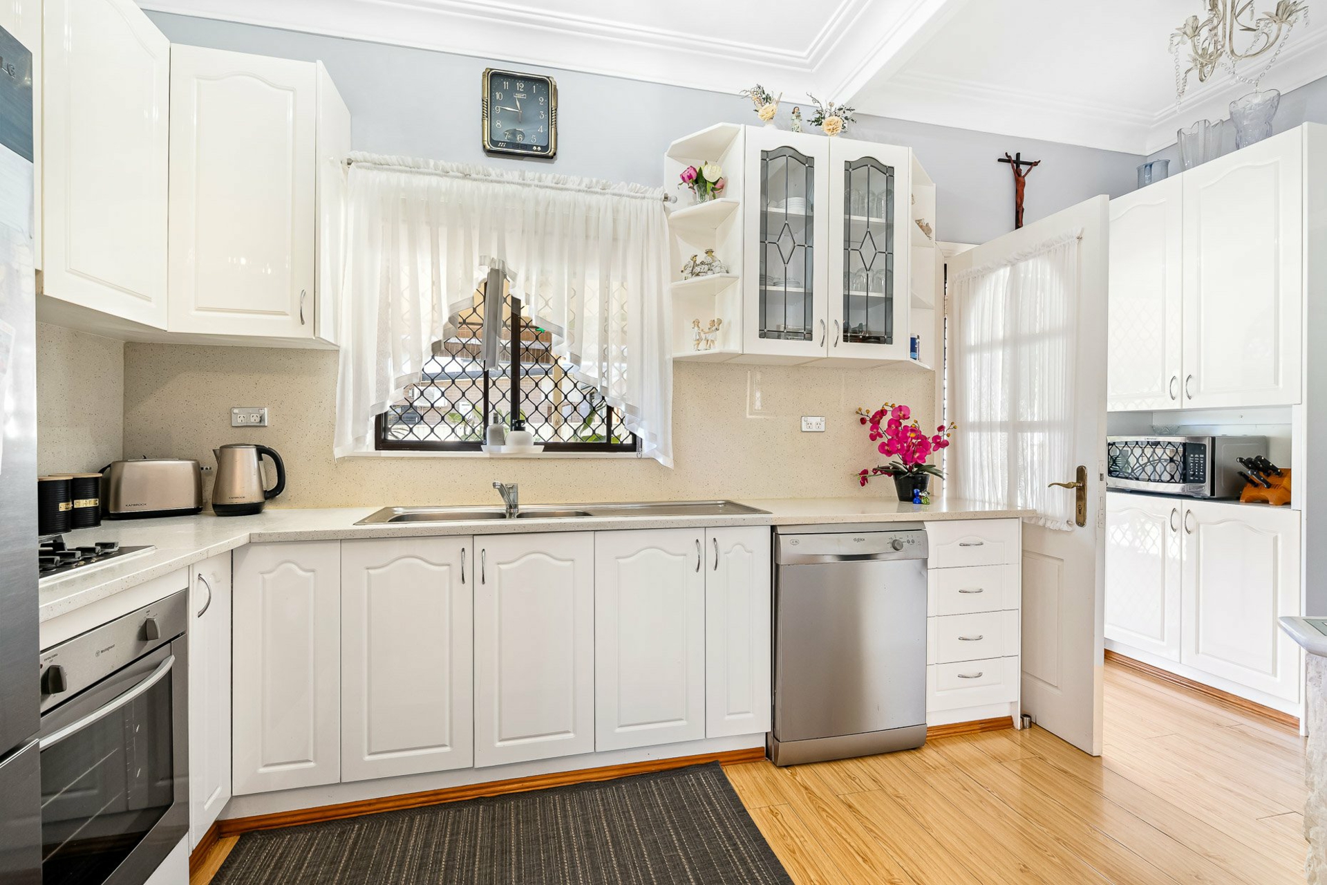 323 Woodville Road — photo 4 of 10