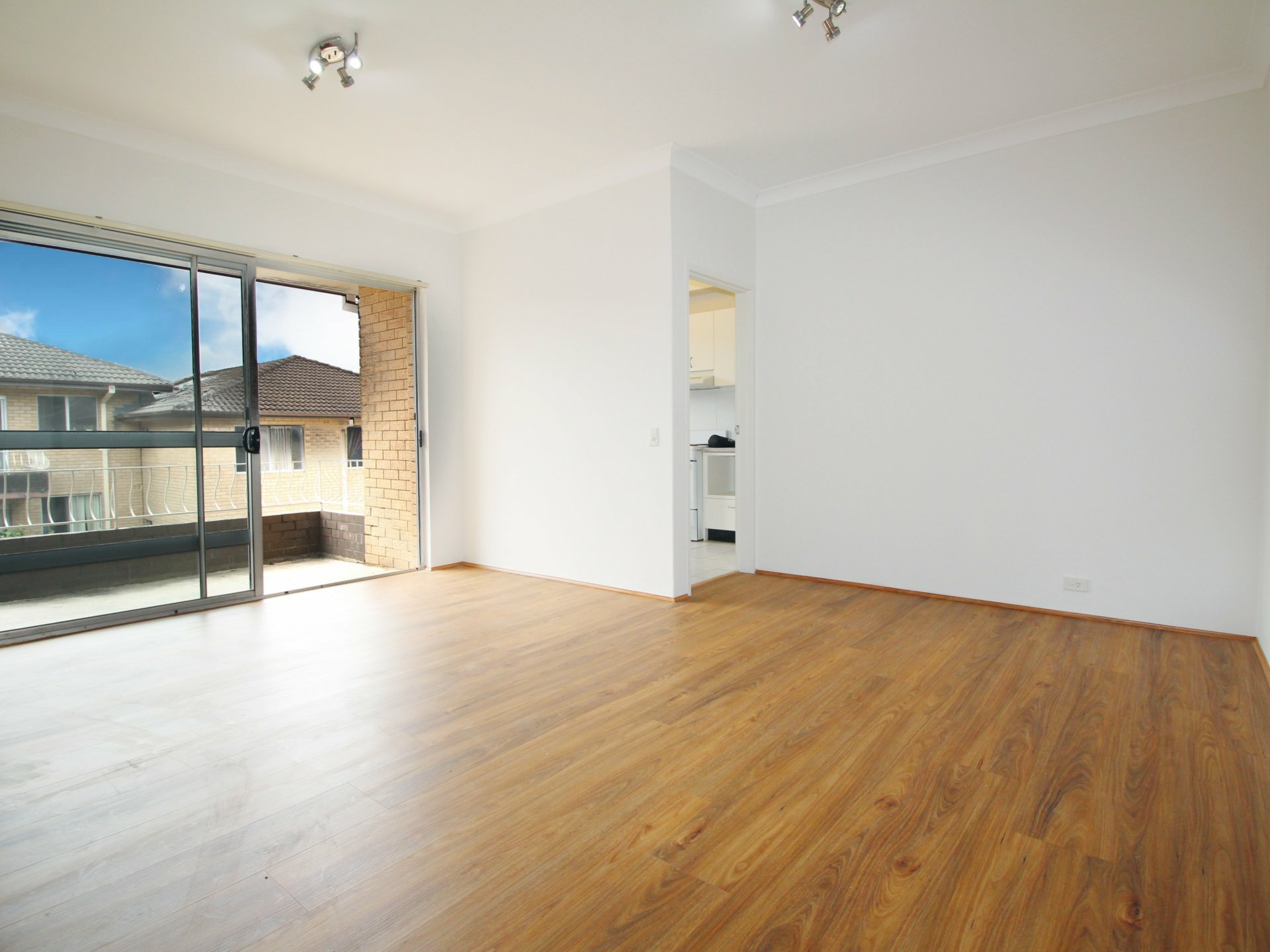 35/26A Wolli Creek Road — photo 3 of 9