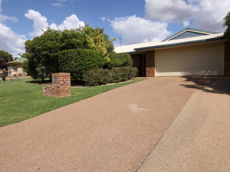 75 Crinum Crescent Emerald QLD