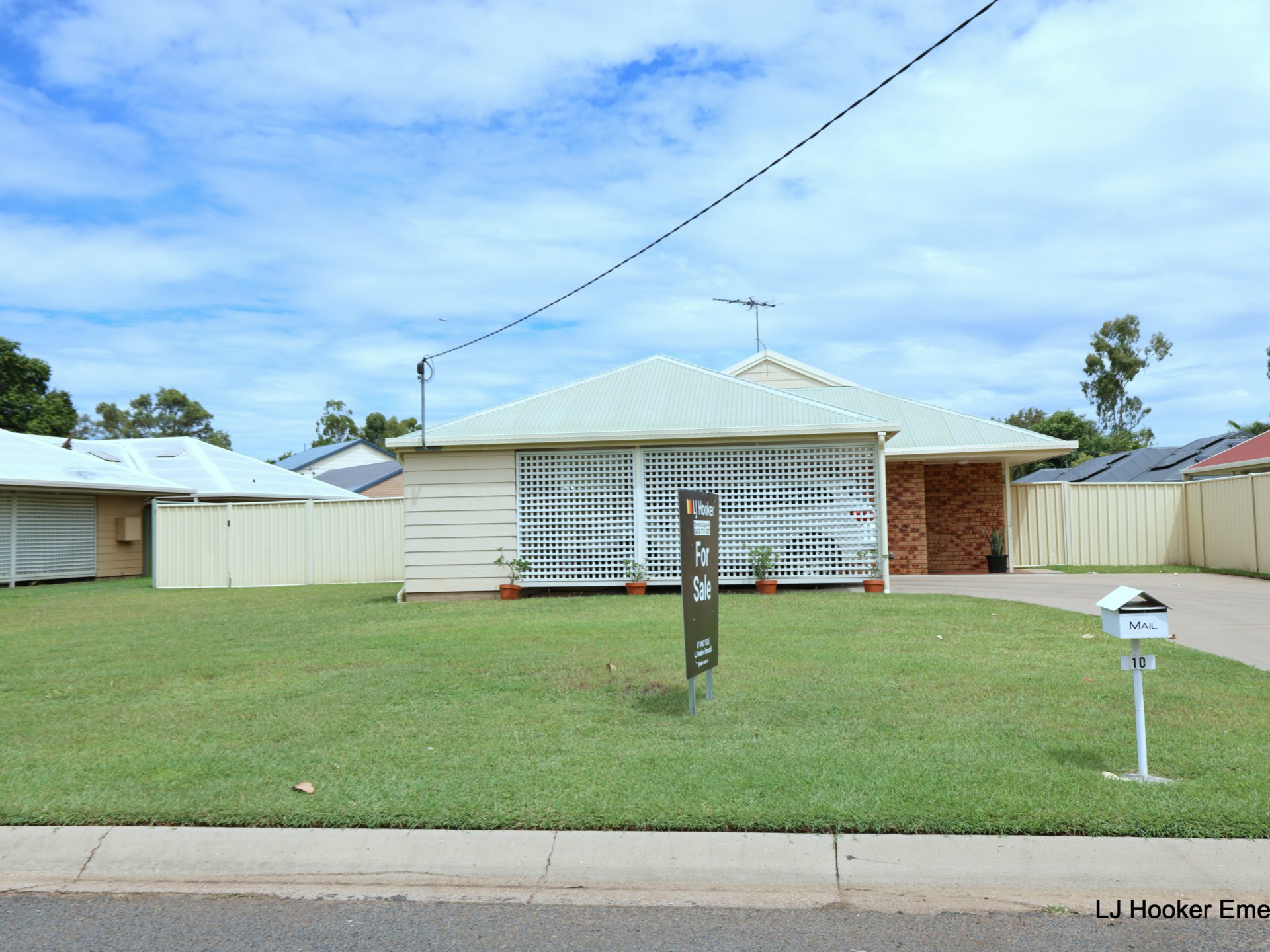 10 Chalmers Crescent Emerald QLD