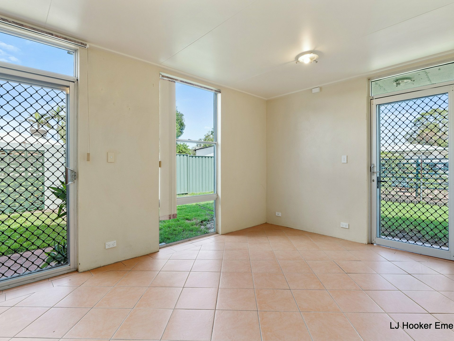 2/53 Dundas Street Emerald QLD Apartment for Sale LJ Hooker