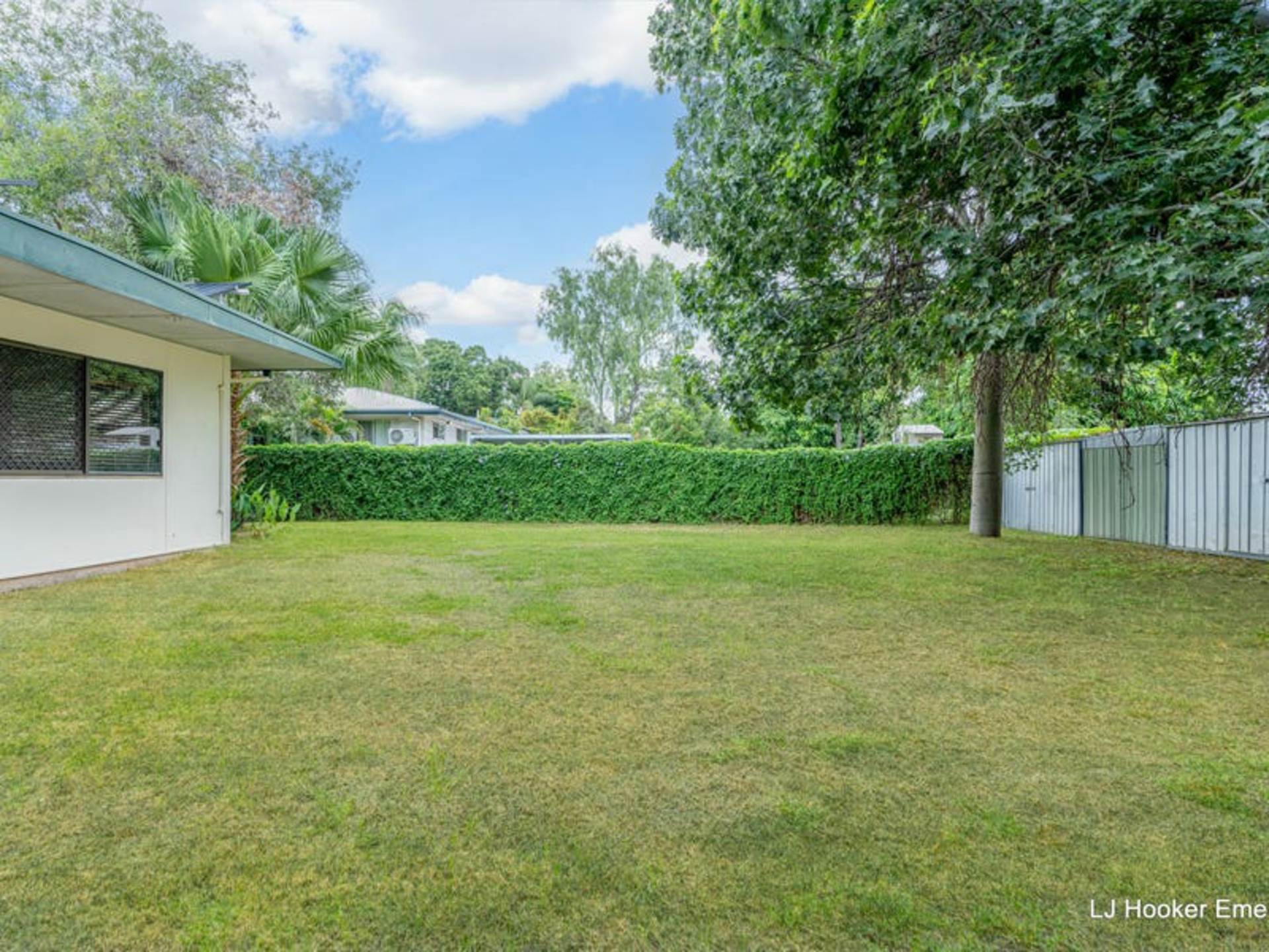 25 Diamond Avenue, Emerald