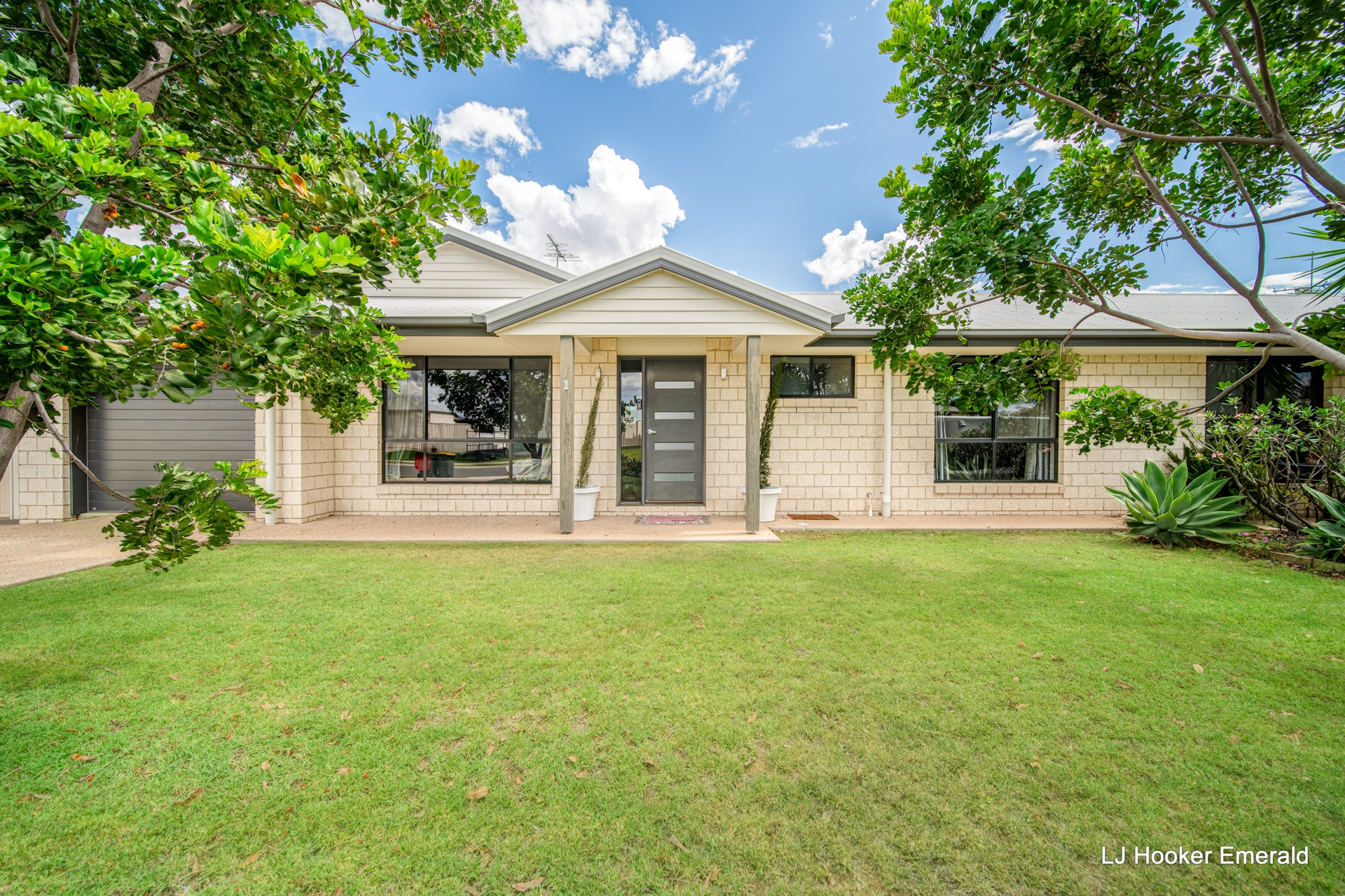 1/3 Duroux Street, Emerald