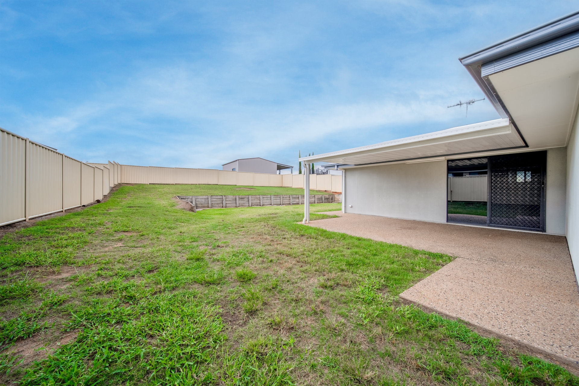 24 Scenic Drive, EMERALD