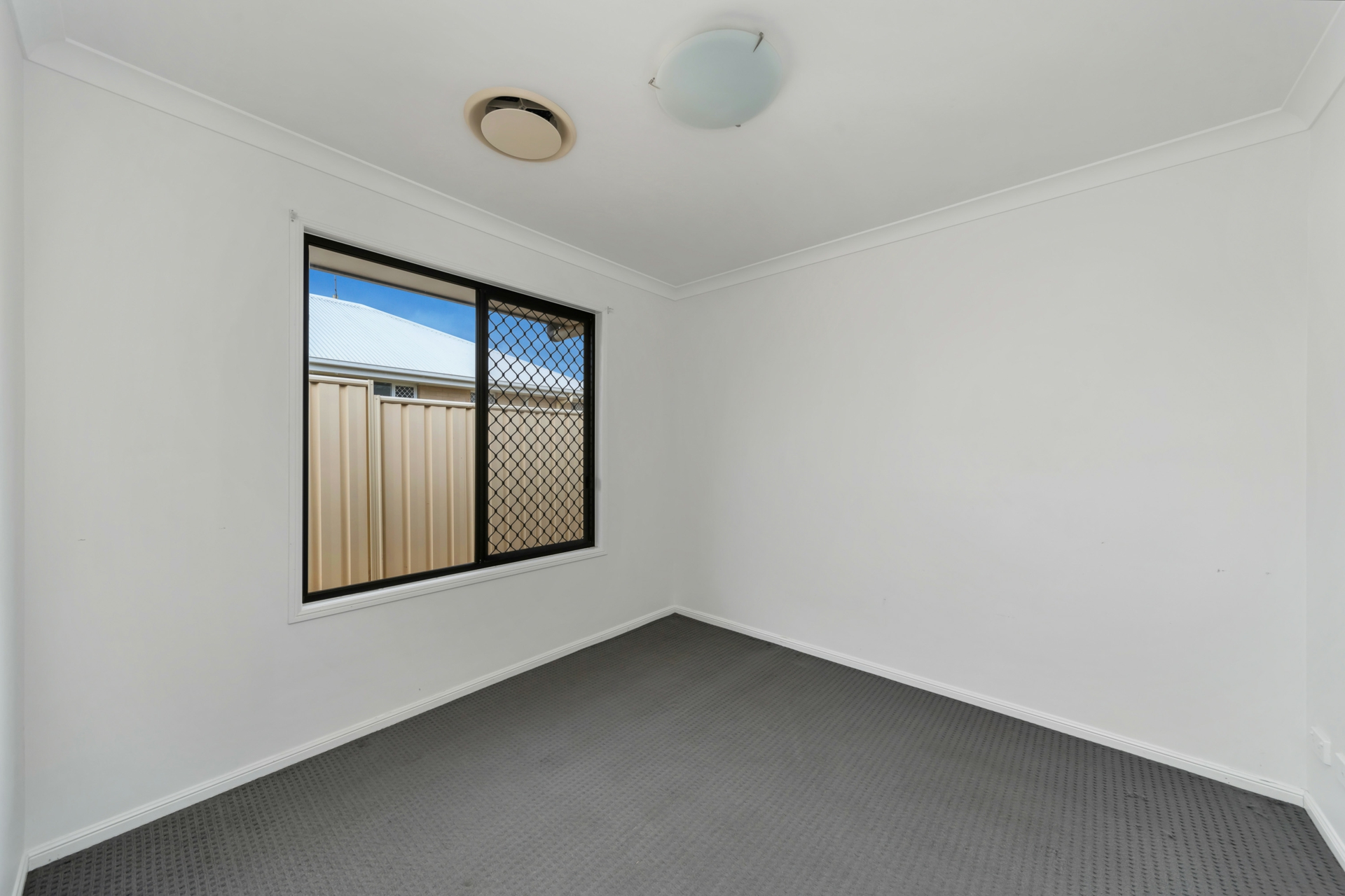 24 Scenic Drive, EMERALD
