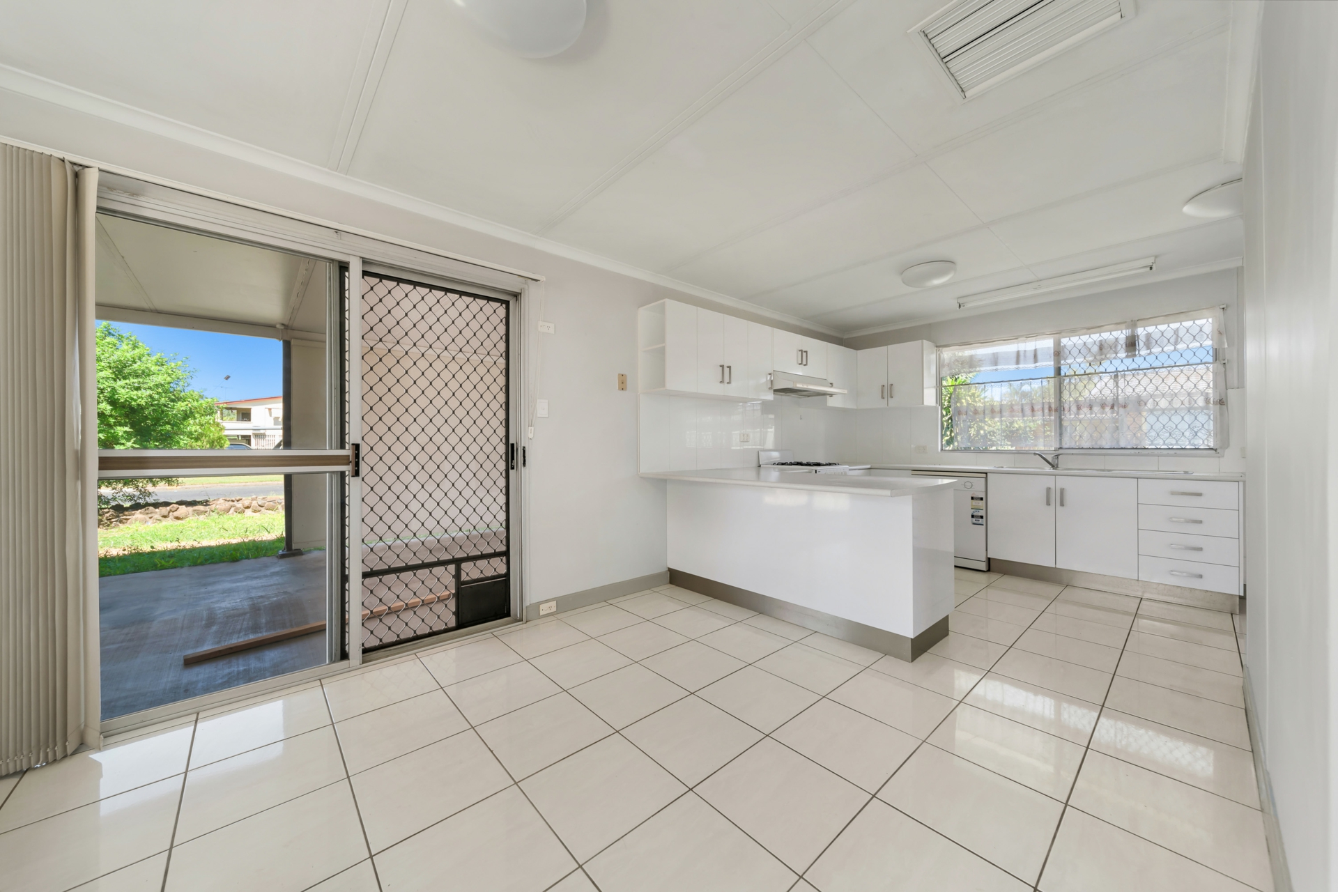 19 Sapphire Avenue, EMERALD