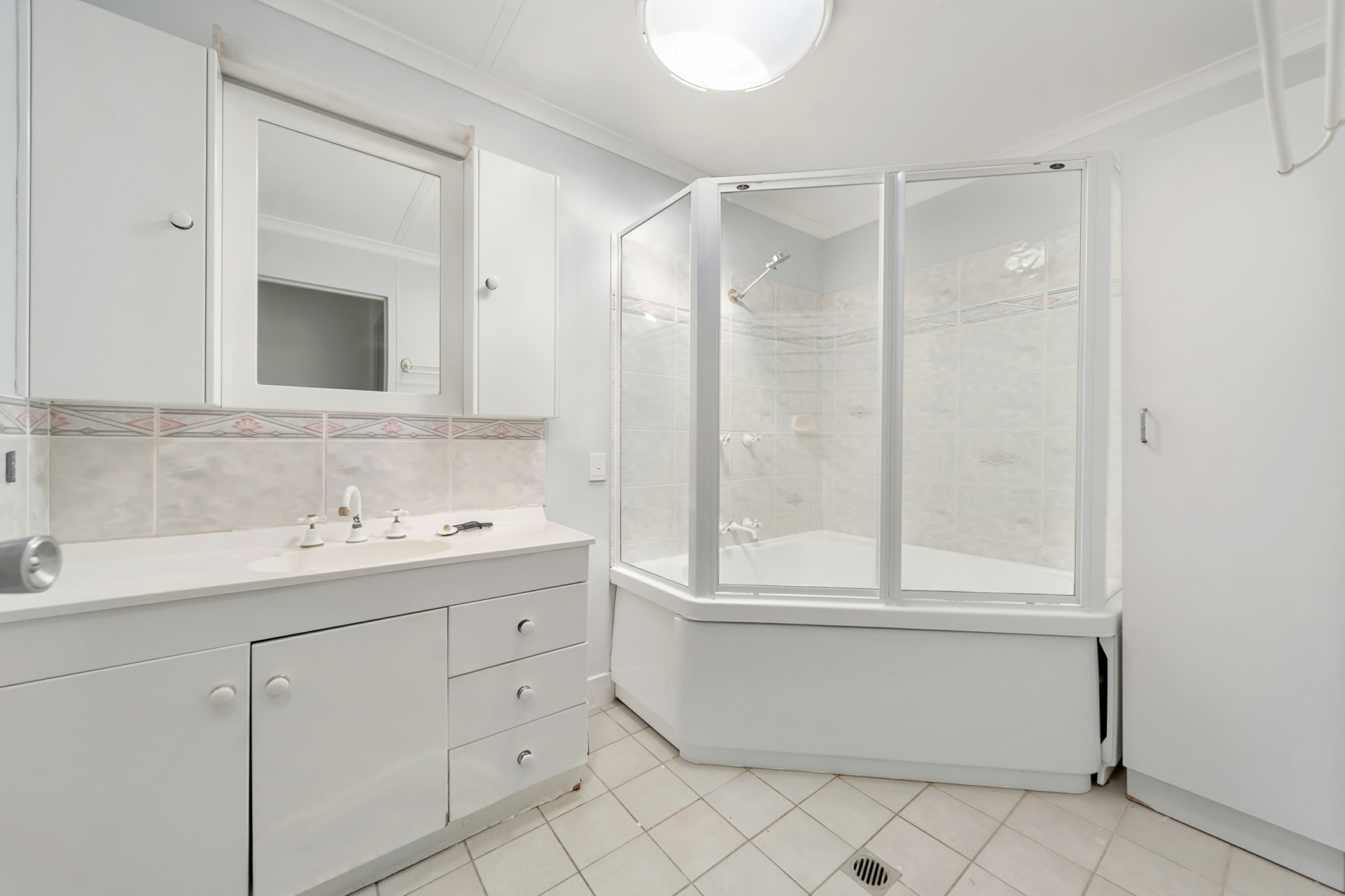 19 Sapphire Avenue, EMERALD