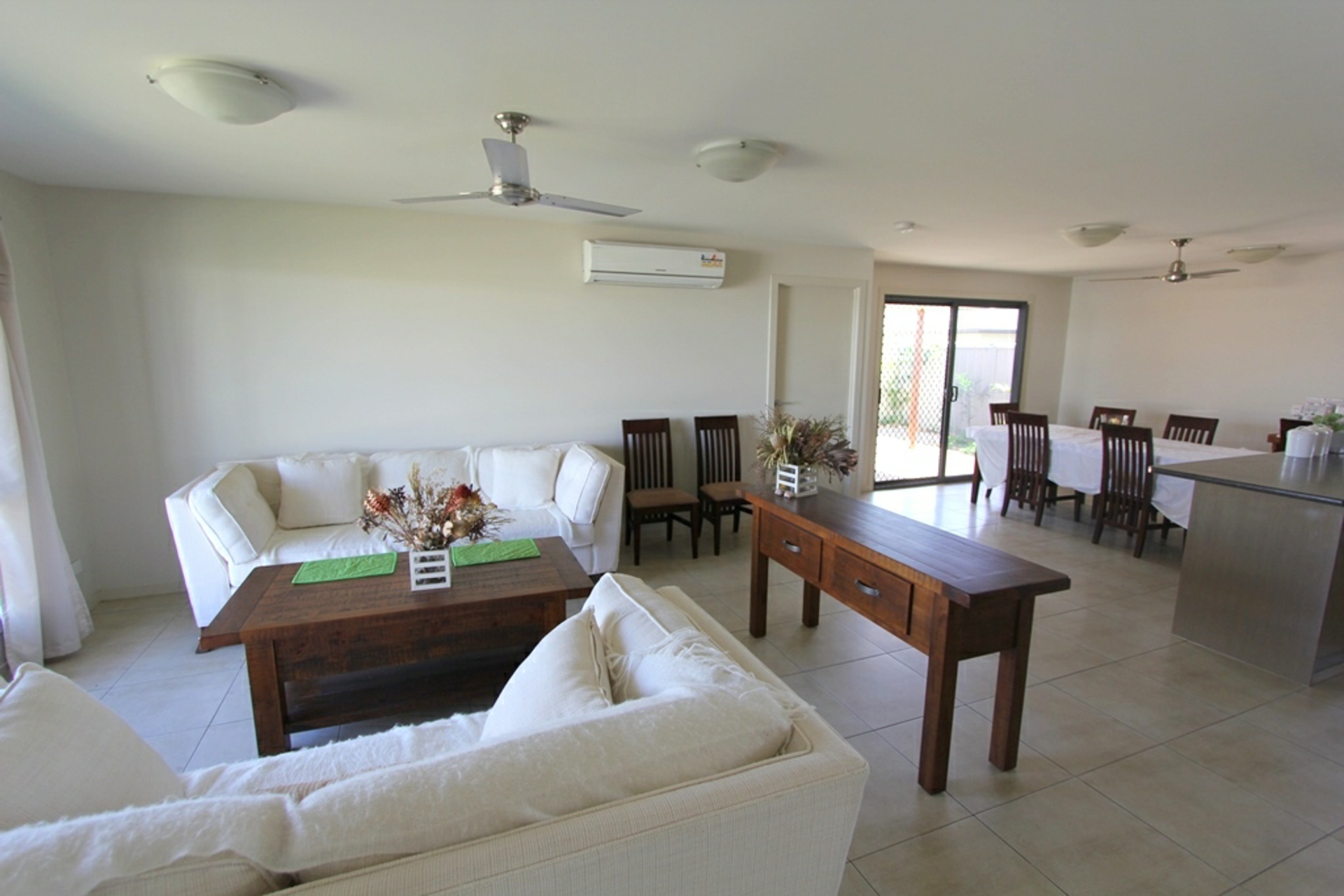 1/16 Lakeside Drive, EMERALD