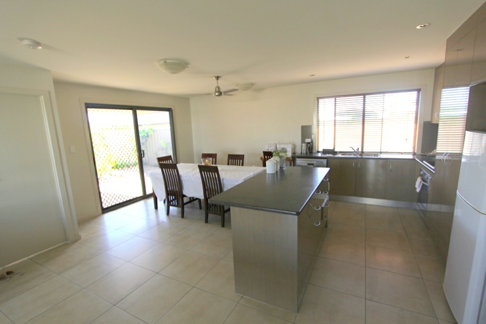 1/16 Lakeside Drive, EMERALD