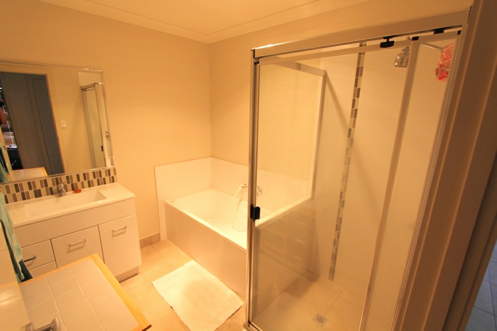 1/16 Lakeside Drive, EMERALD