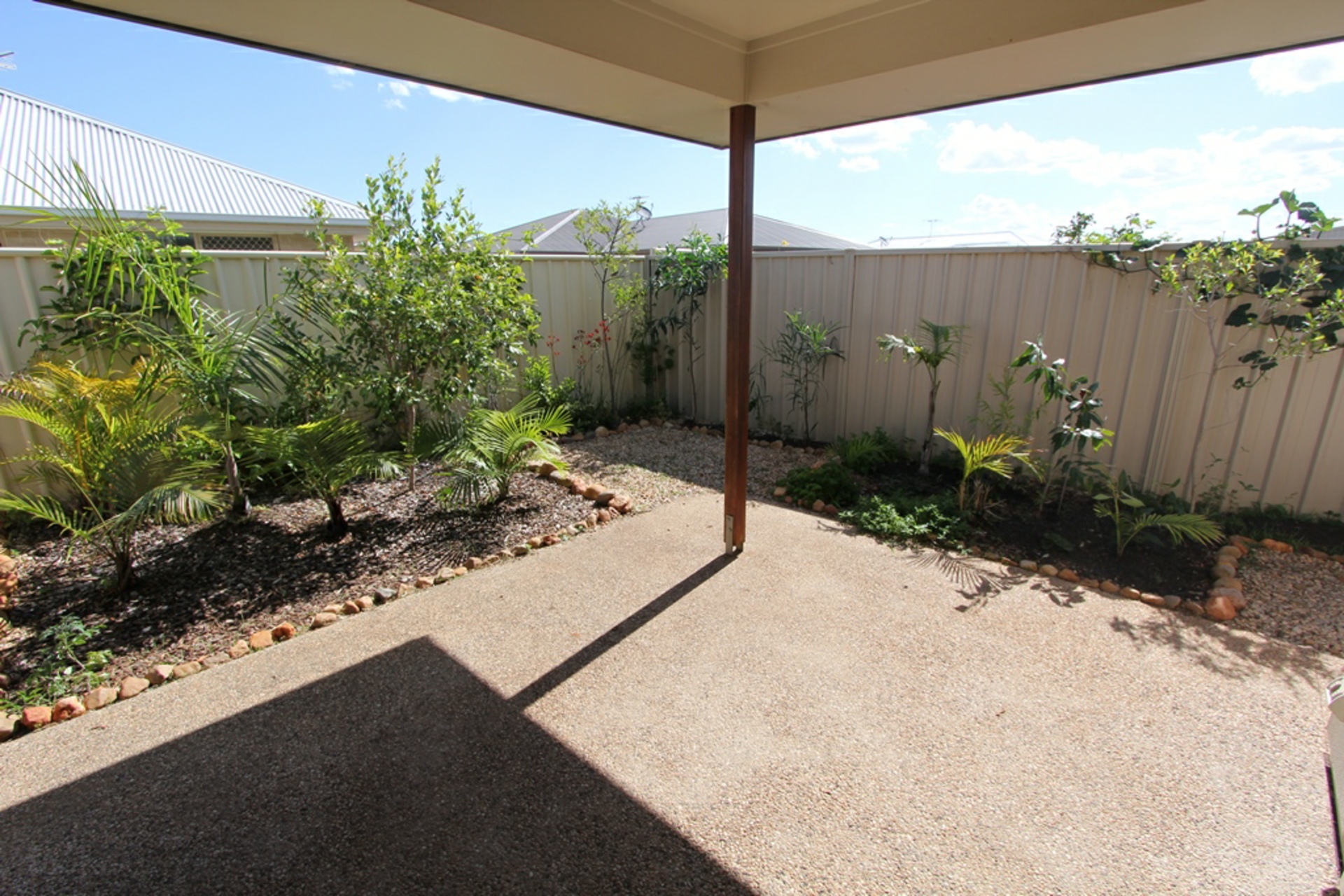 1/16 Lakeside Drive, EMERALD