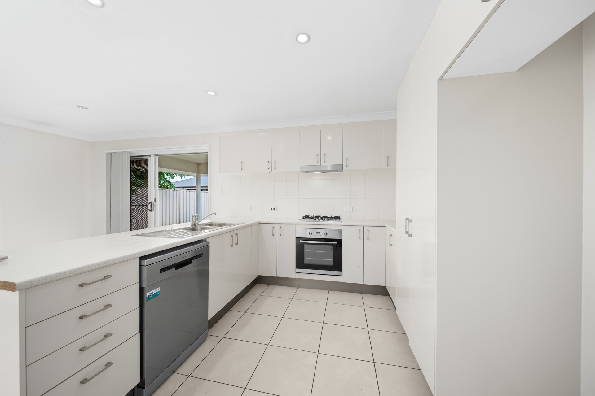 12 Amber Street — photo 3 of 10