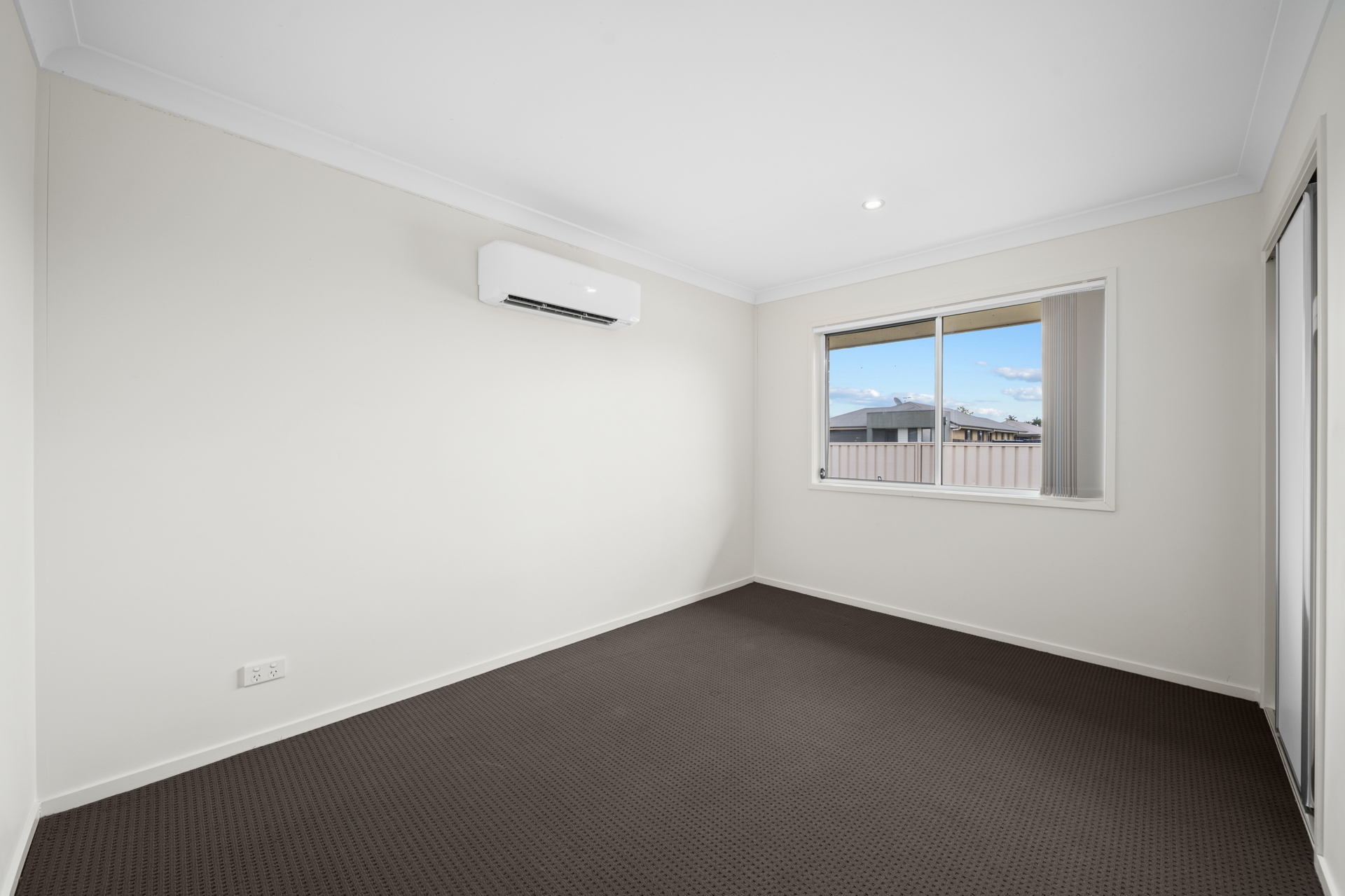 12 Amber Street — photo 7 of 10