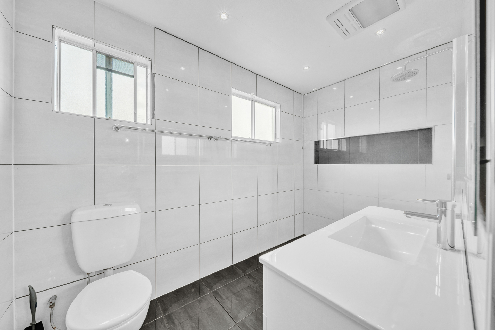 51 Huntley Street — photo 15 of 21