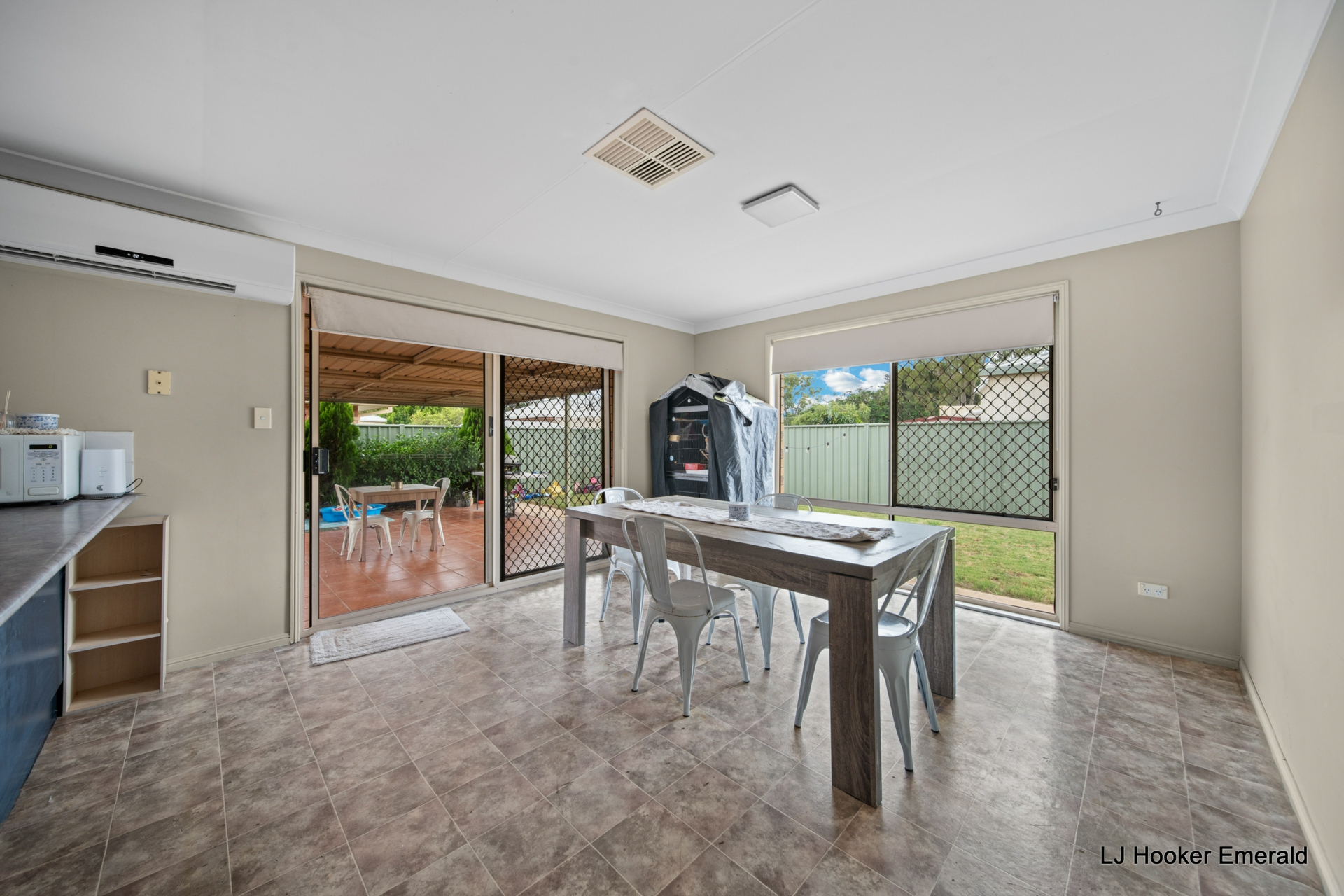 4 Sharlyn Crescent — photo 8 of 19