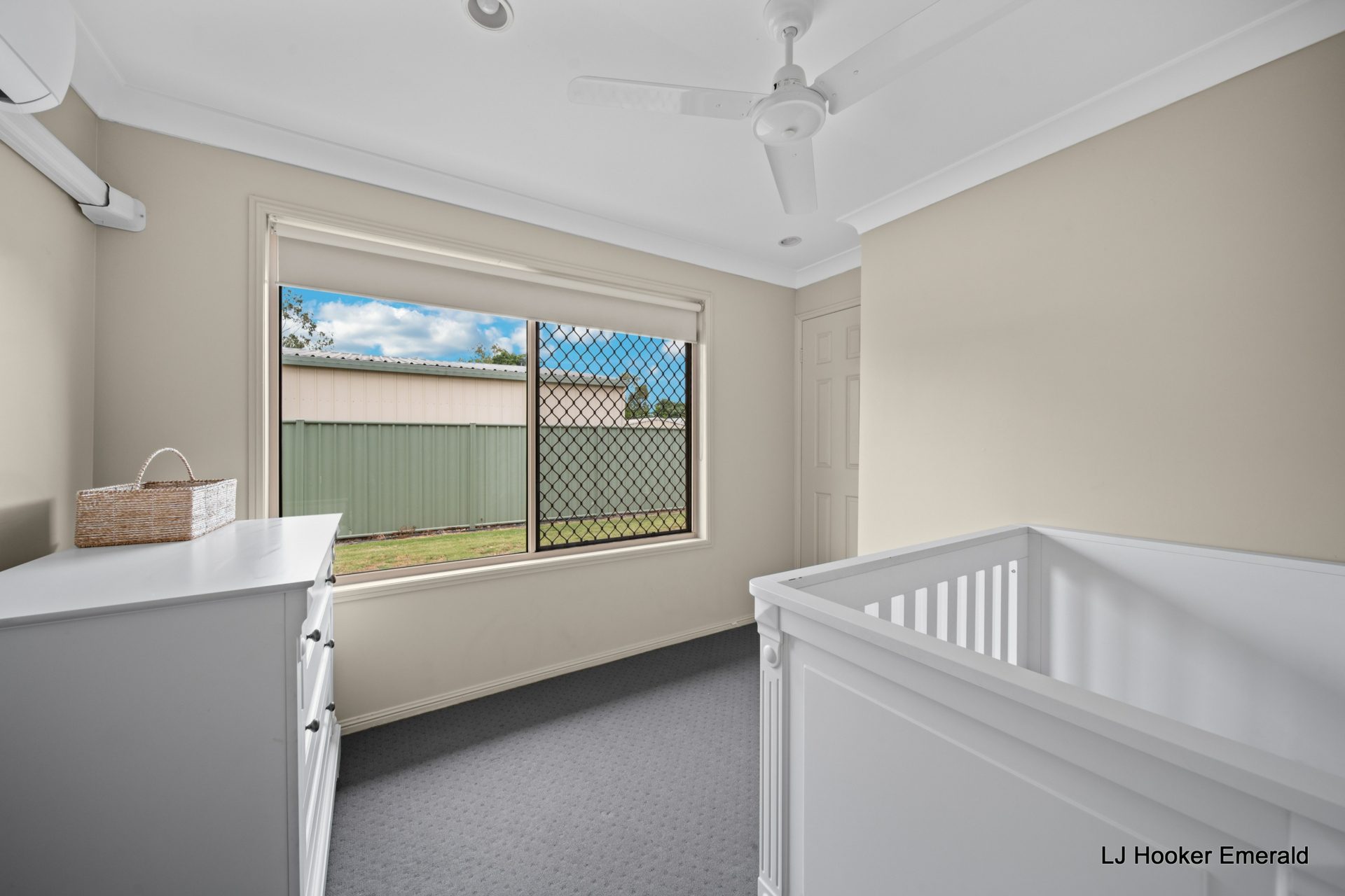 4 Sharlyn Crescent — photo 9 of 19