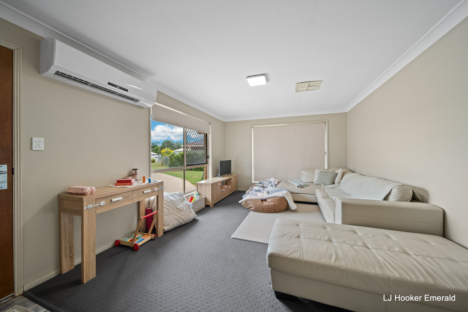 4 Sharlyn Crescent — photo 10 of 19