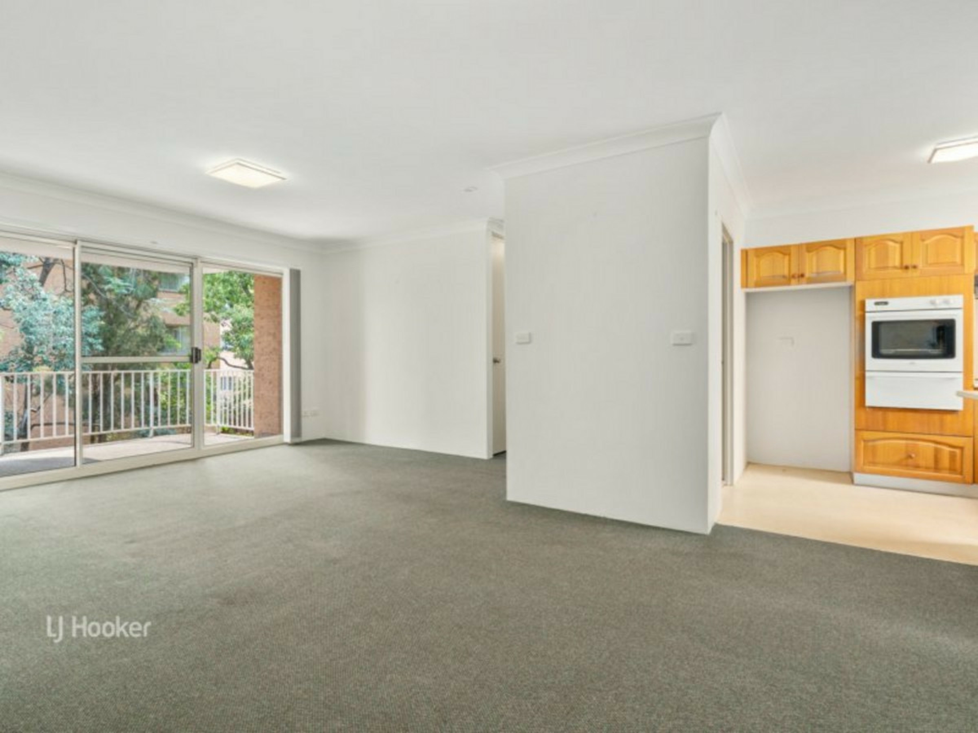 16/37-39 Memorial Avenue, MERRYLANDS