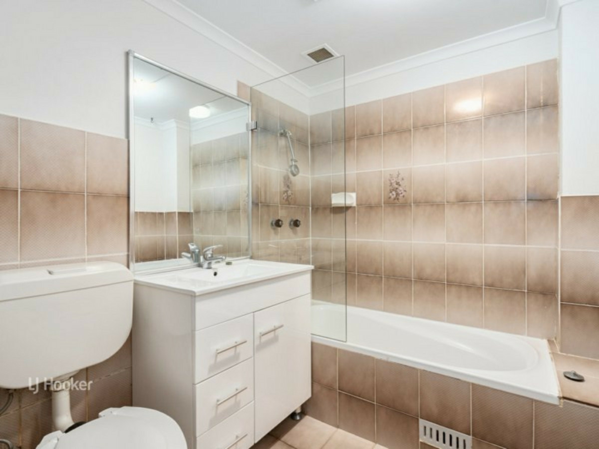 16/37-39 Memorial Avenue, MERRYLANDS
