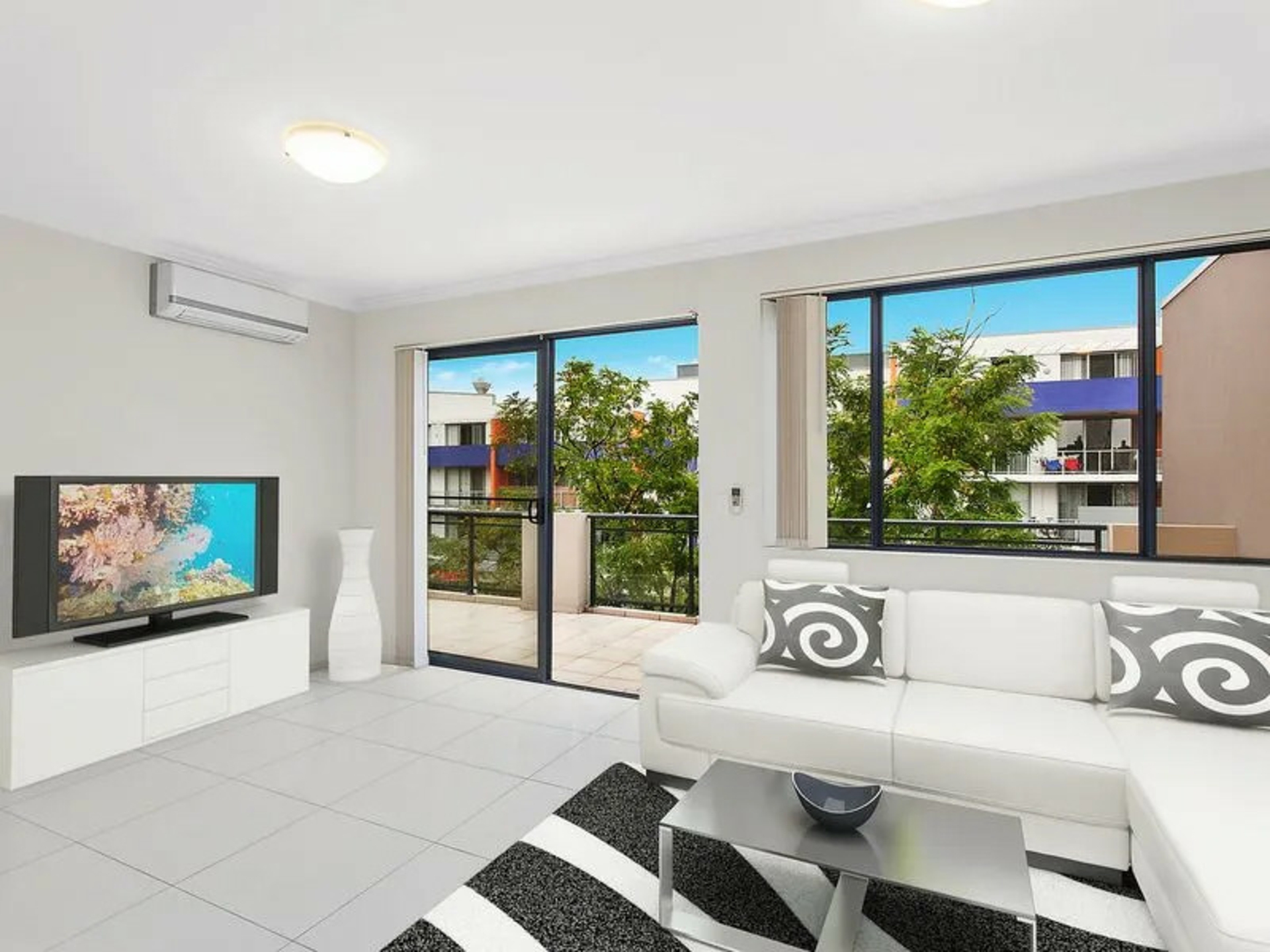 18/4-6 Darcy Road — photo 3 of 4
