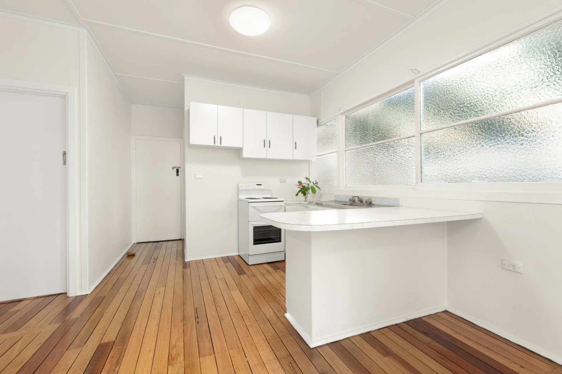 55 Banksia Street — photo 2 of 9