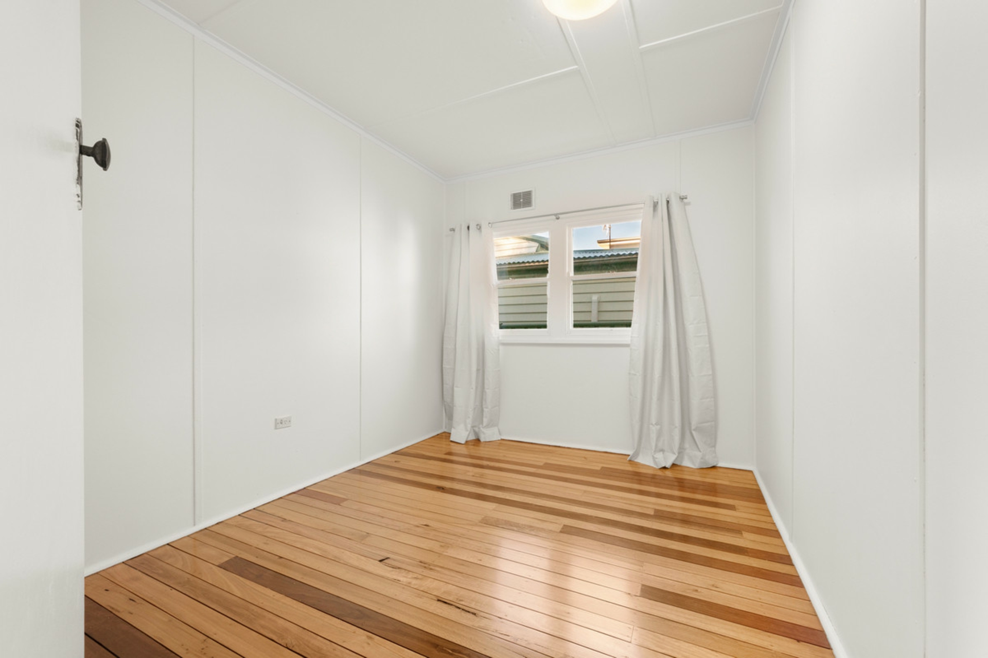 55 Banksia Street — photo 8 of 9