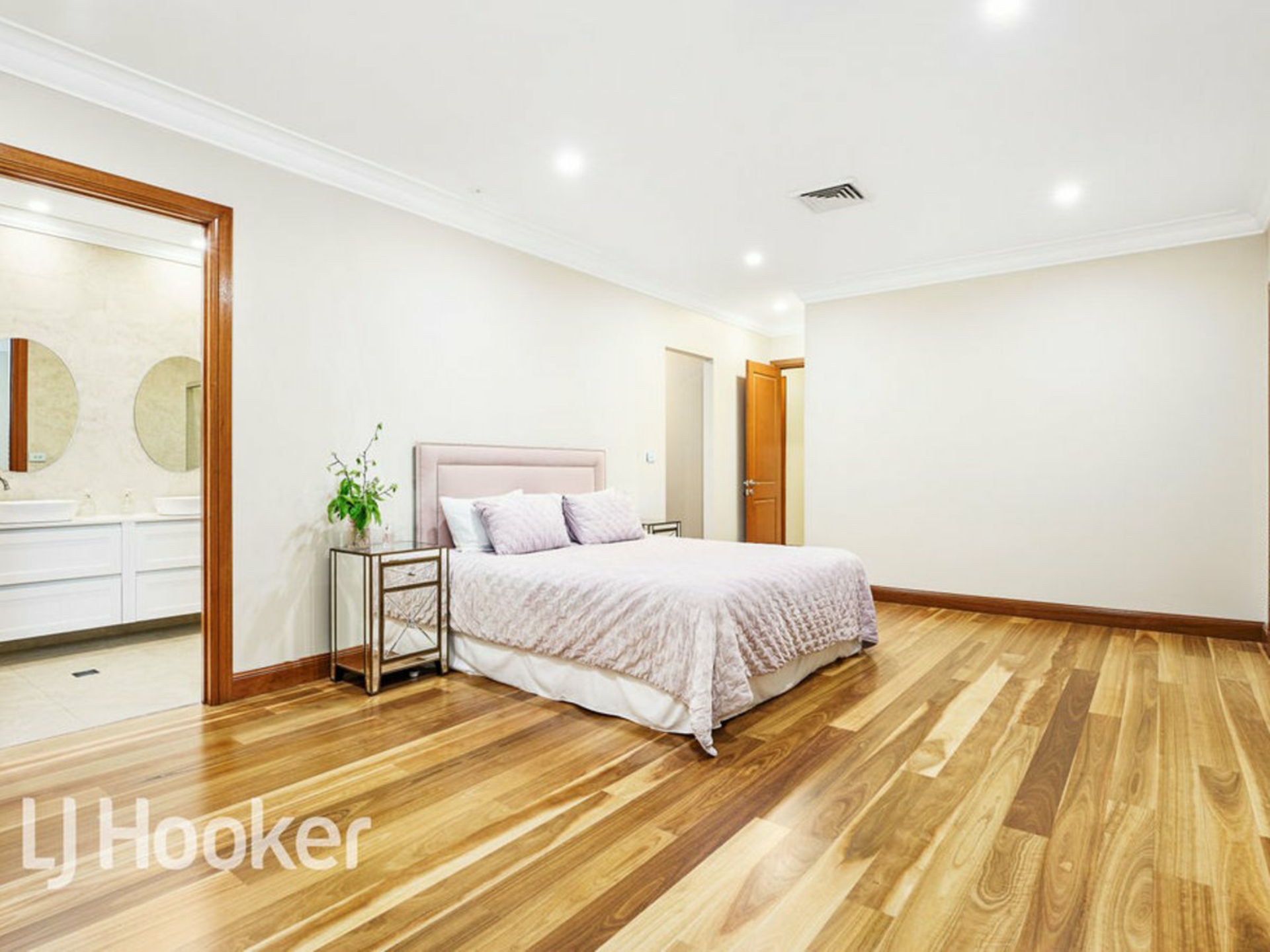 34 Sunnyside Drive, ELLIS LANE