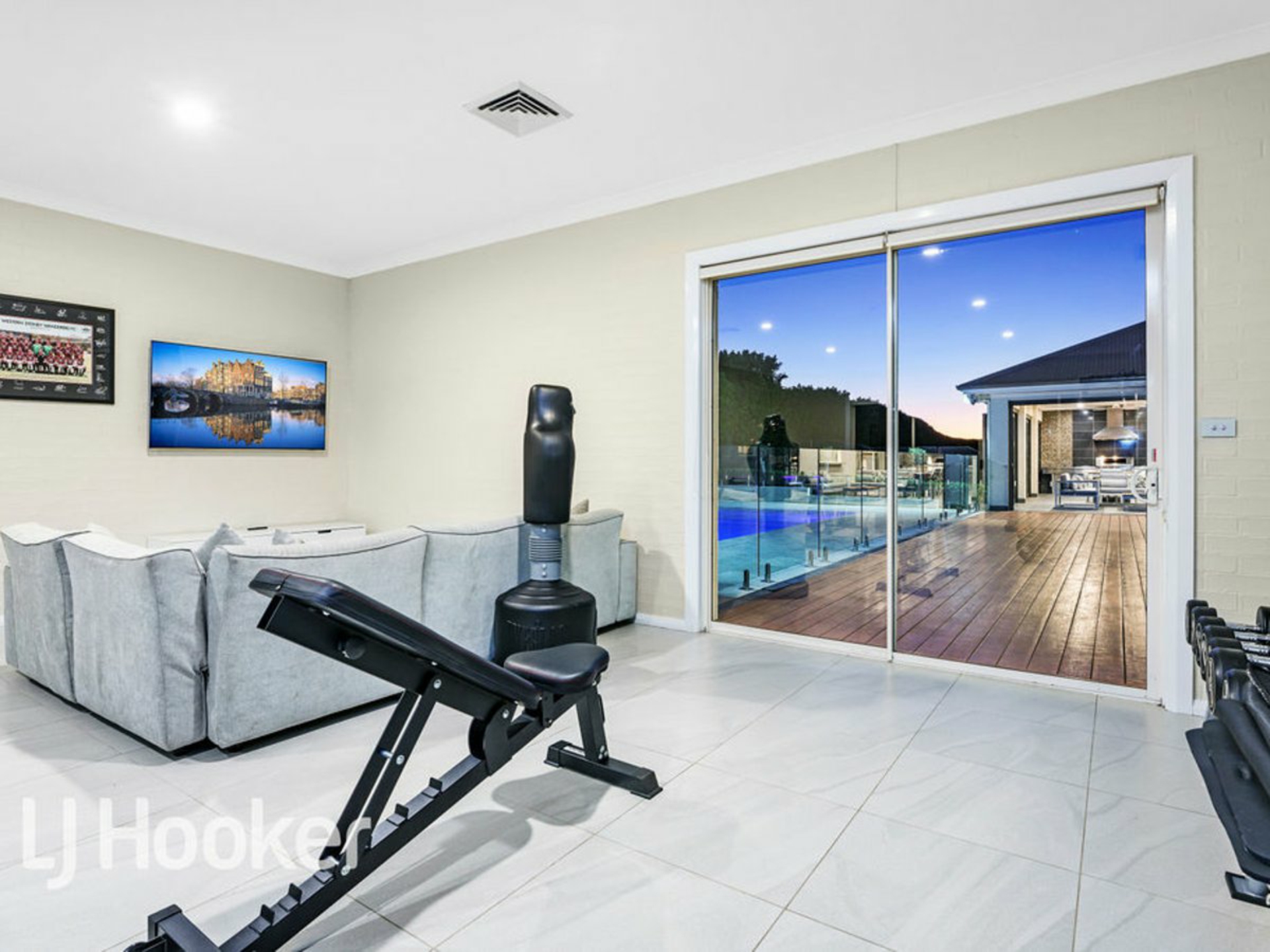 34 Sunnyside Drive, ELLIS LANE