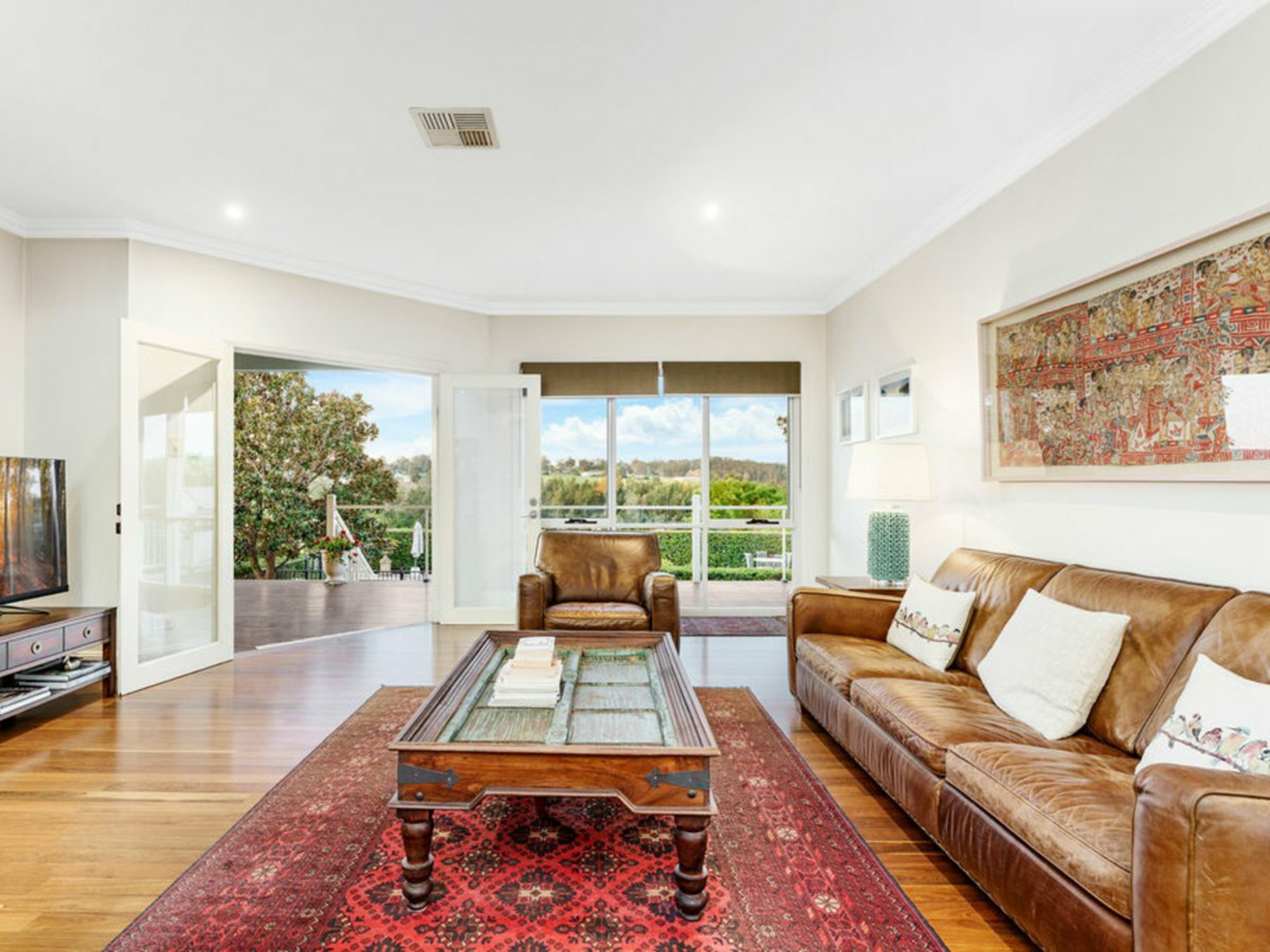 77 Sunnyside Drive, ELLIS LANE