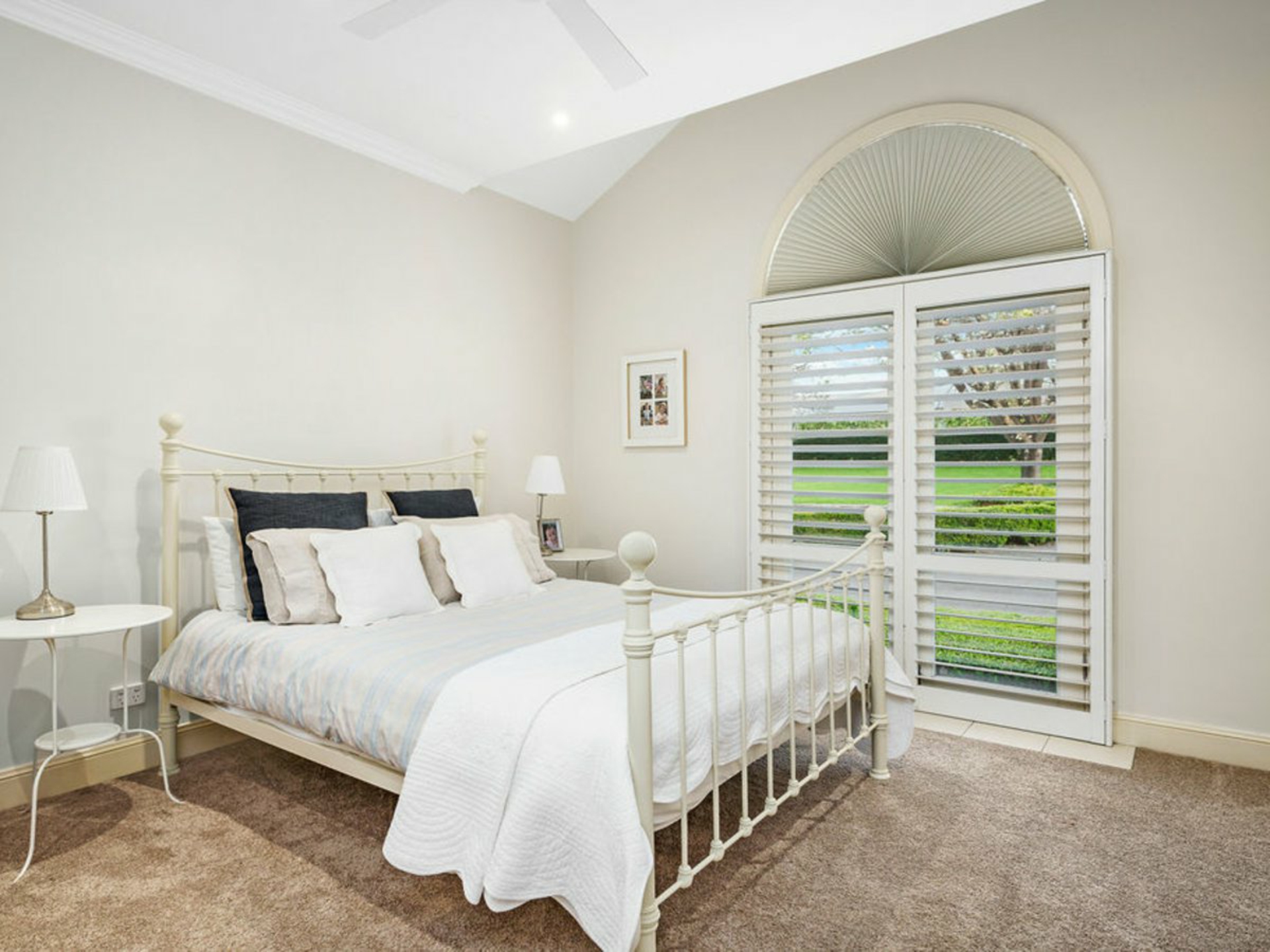 77 Sunnyside Drive, ELLIS LANE