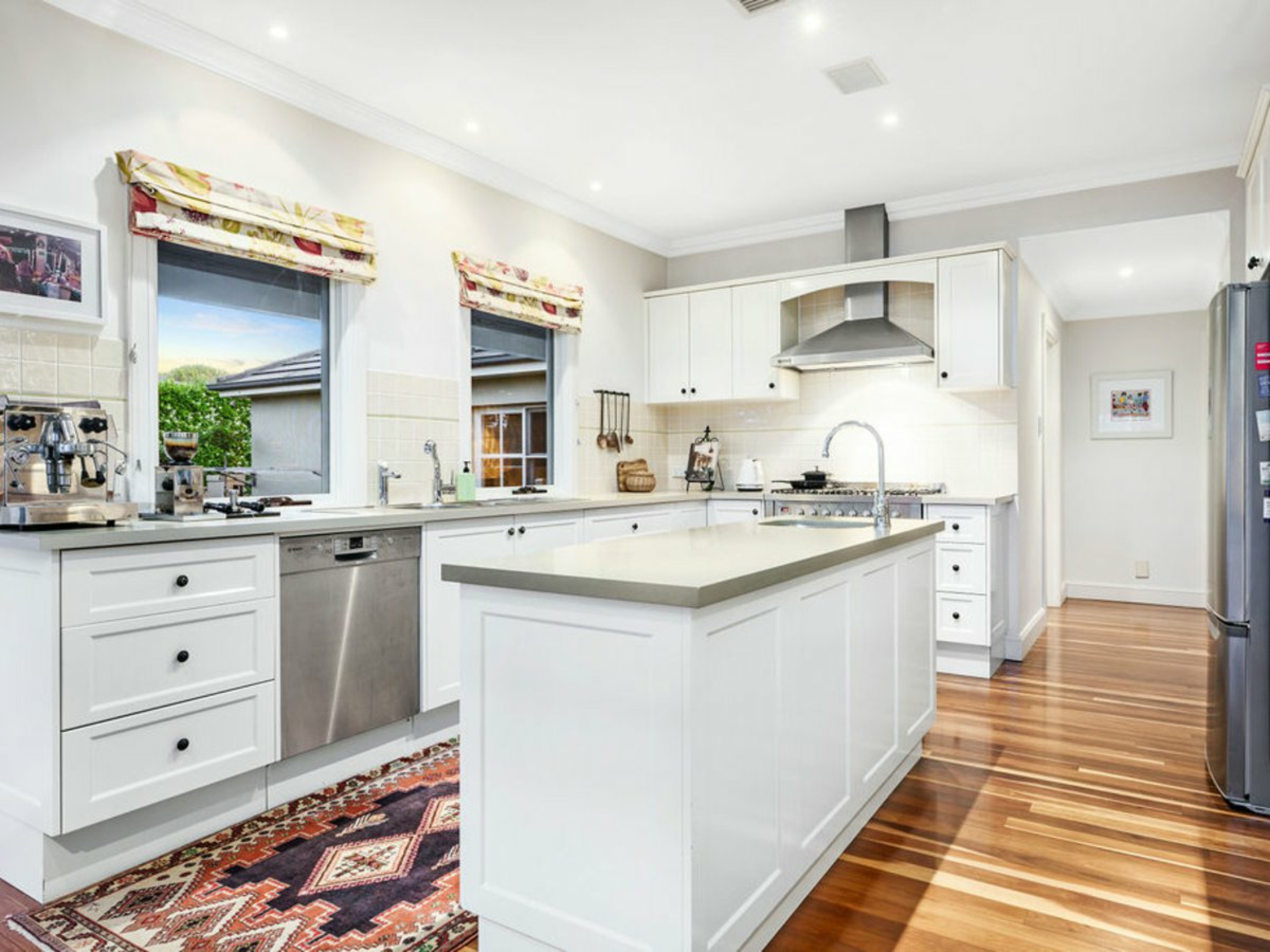 77 Sunnyside Drive, ELLIS LANE