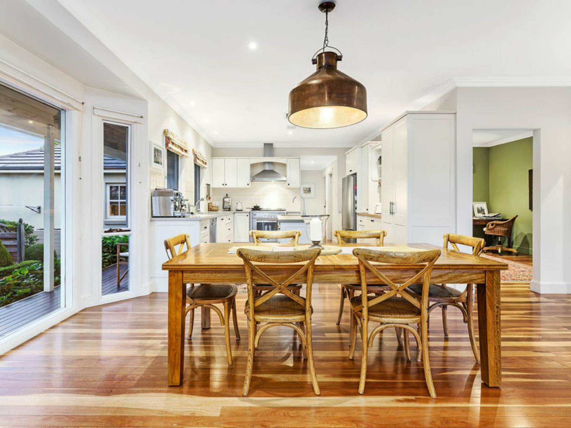 77 Sunnyside Drive, ELLIS LANE