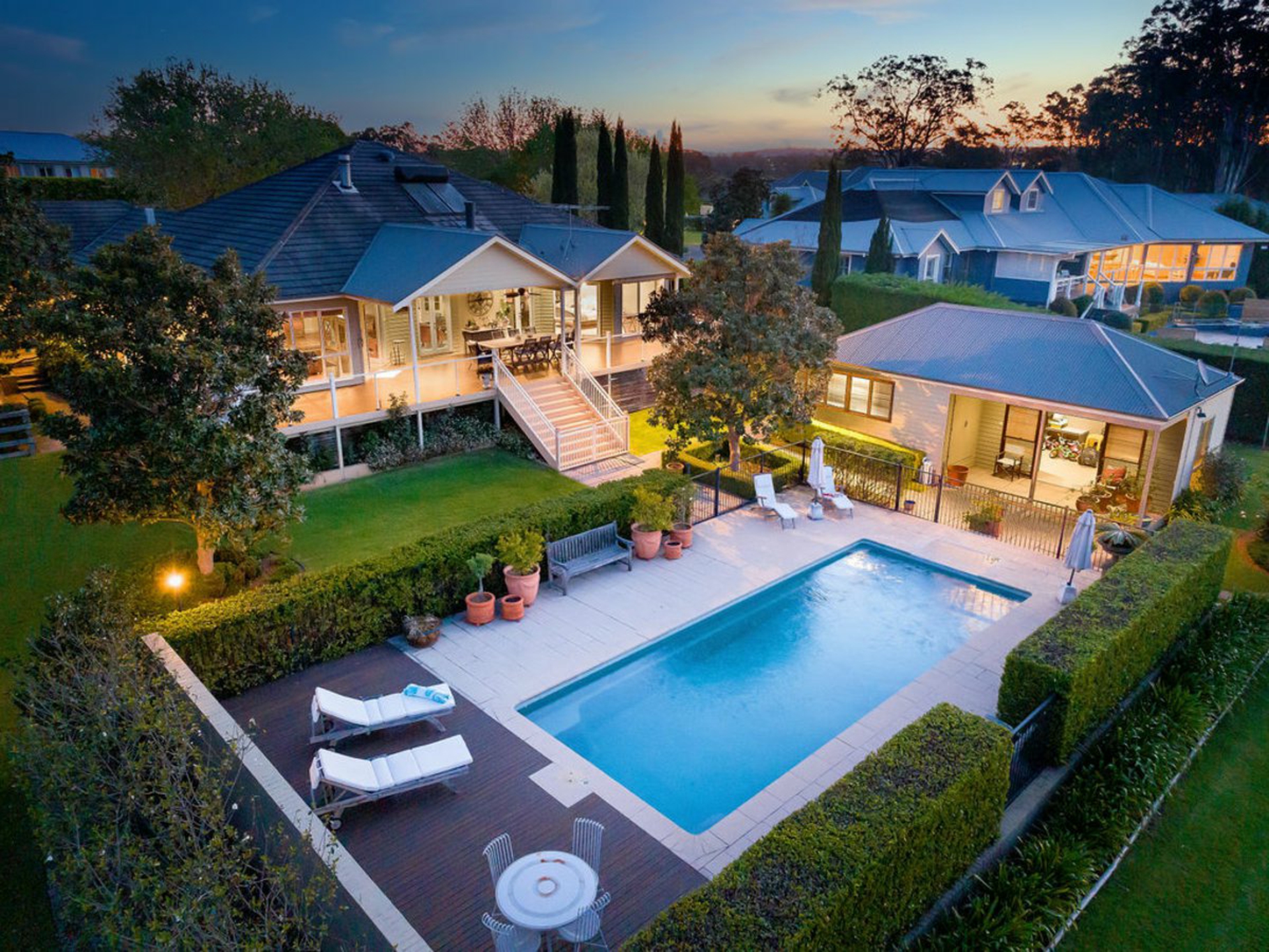 77 Sunnyside Drive, ELLIS LANE