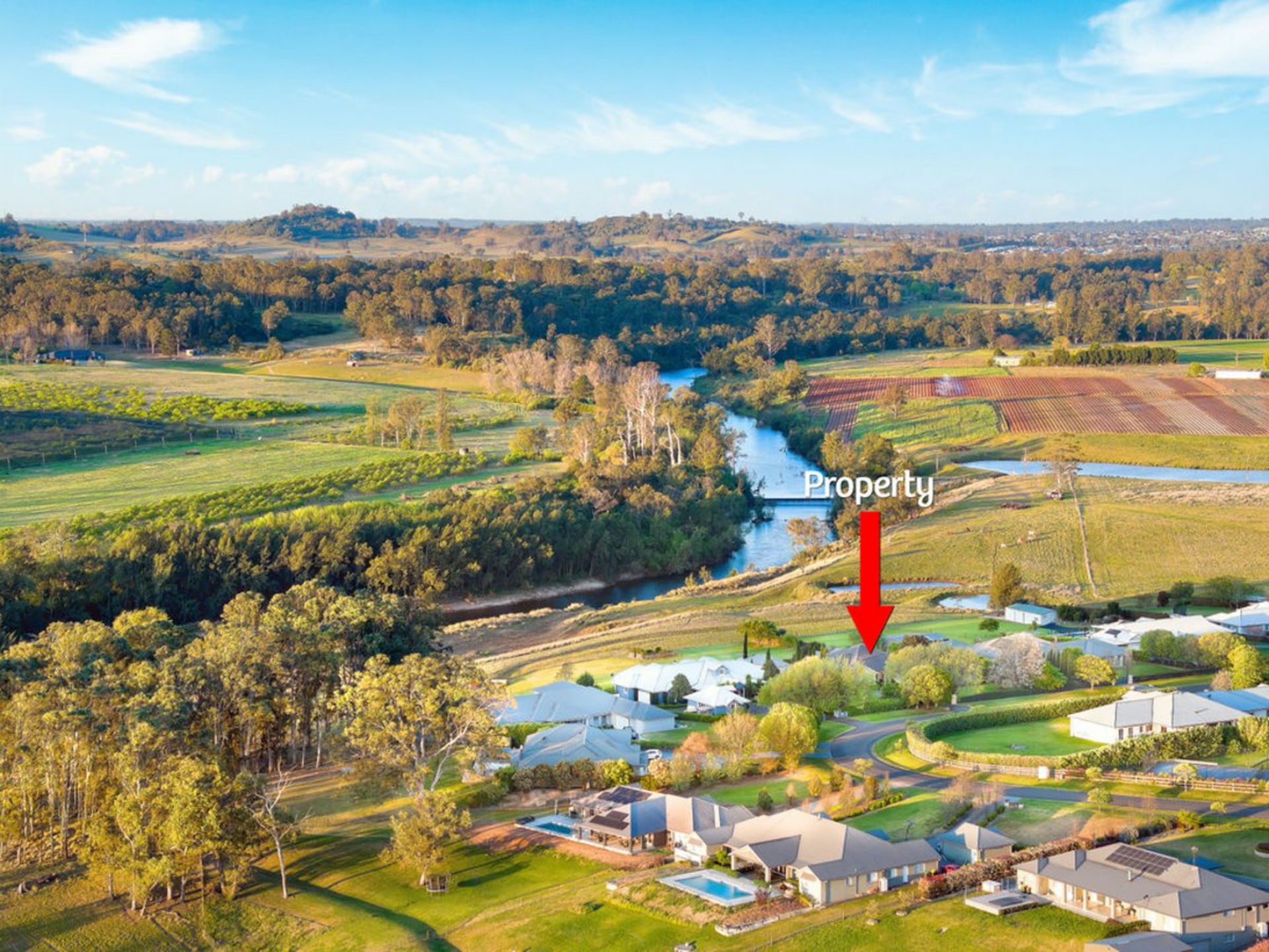 77 Sunnyside Drive, ELLIS LANE