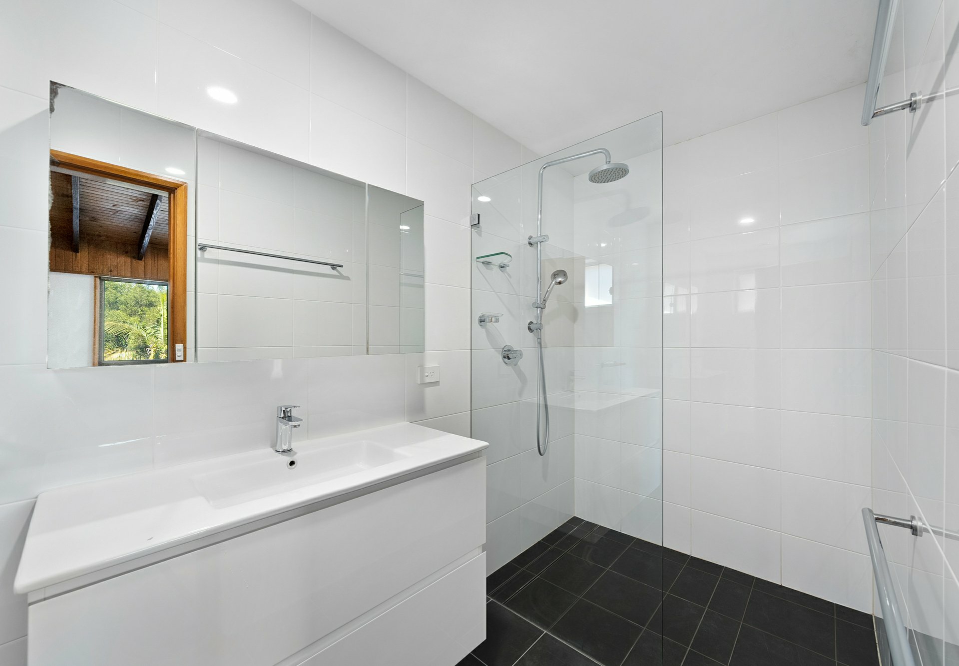 6 Hammersley Road — photo 4 of 8