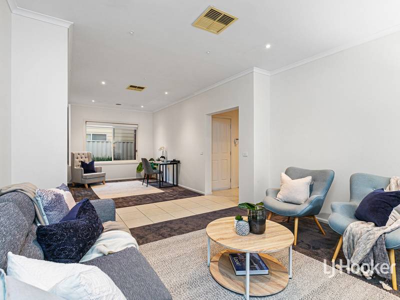 16 Baltimore Drive, POINT COOK