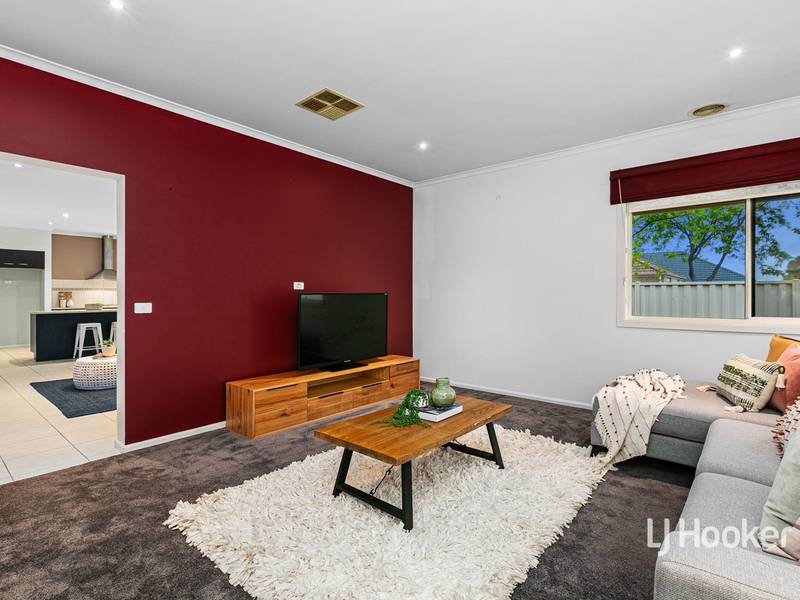 16 Baltimore Drive, POINT COOK