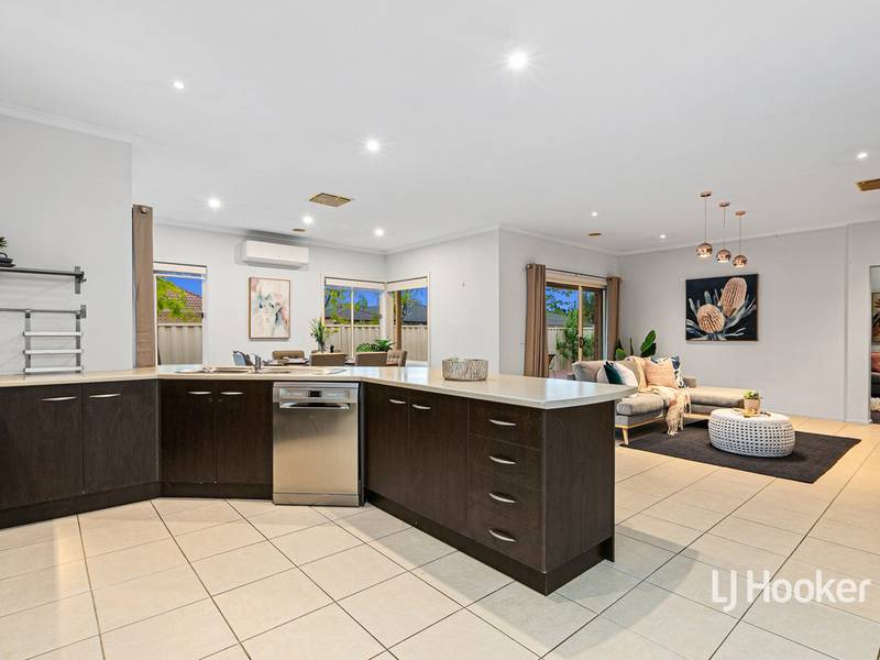 16 Baltimore Drive, POINT COOK