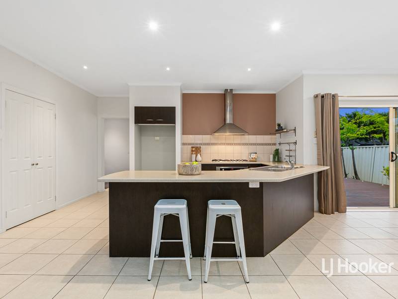 16 Baltimore Drive, POINT COOK
