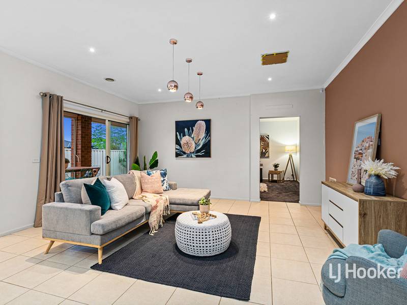 16 Baltimore Drive, POINT COOK