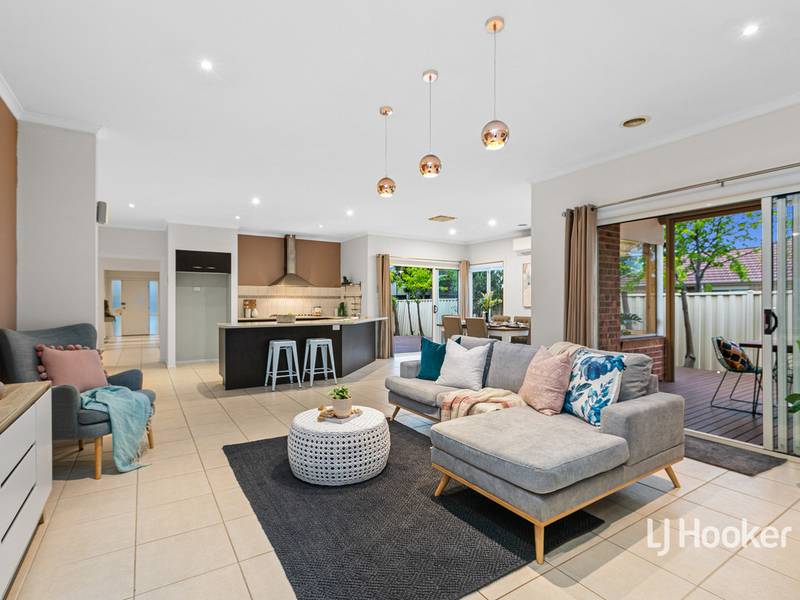 16 Baltimore Drive, POINT COOK