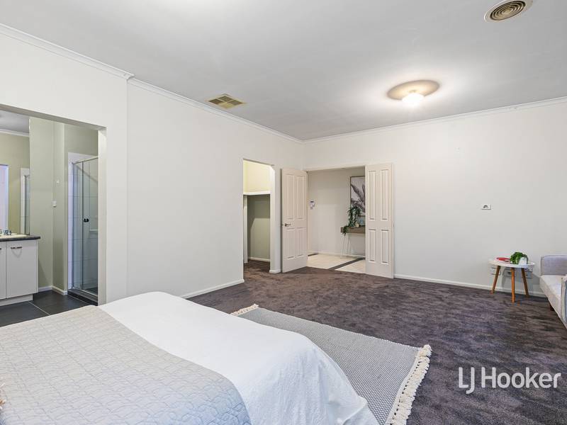 16 Baltimore Drive, POINT COOK