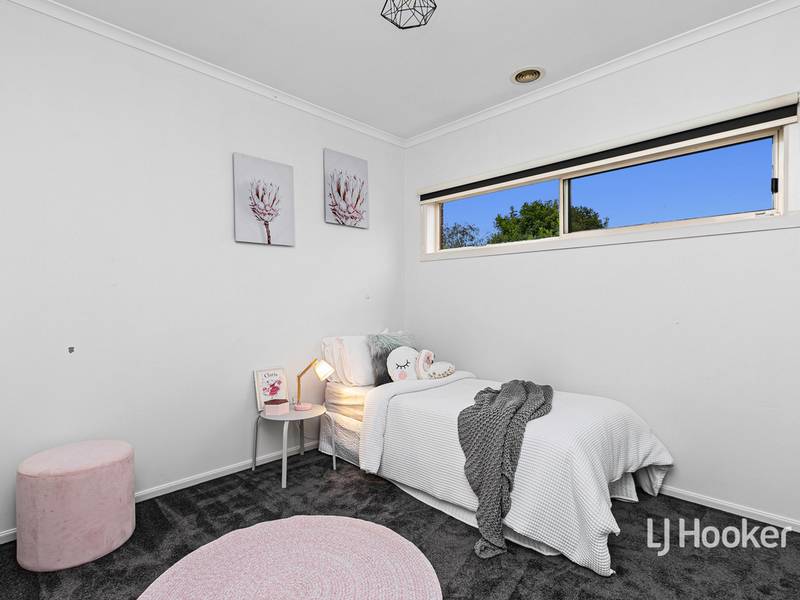 16 Baltimore Drive, POINT COOK